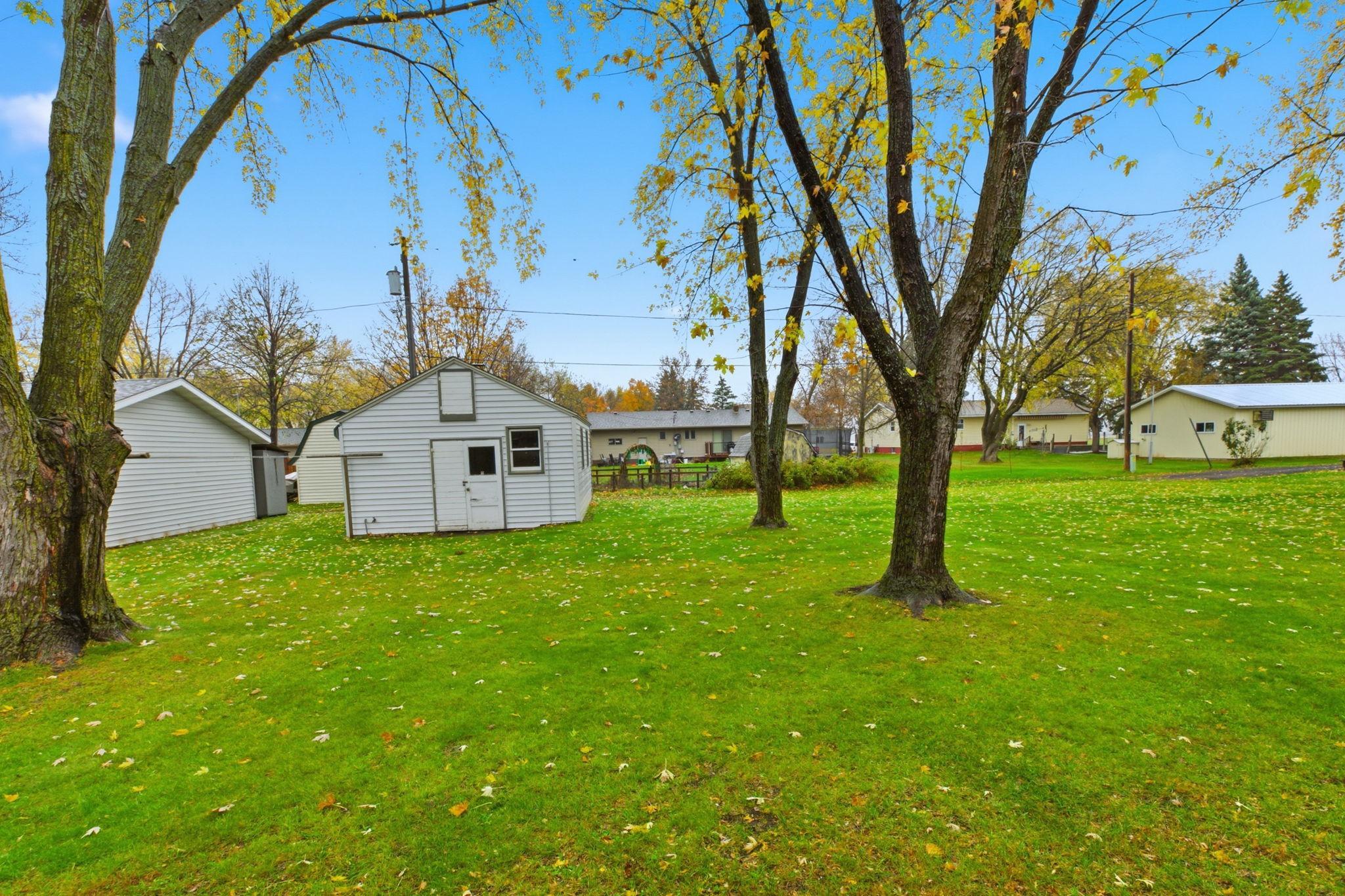 464 Main Street E
