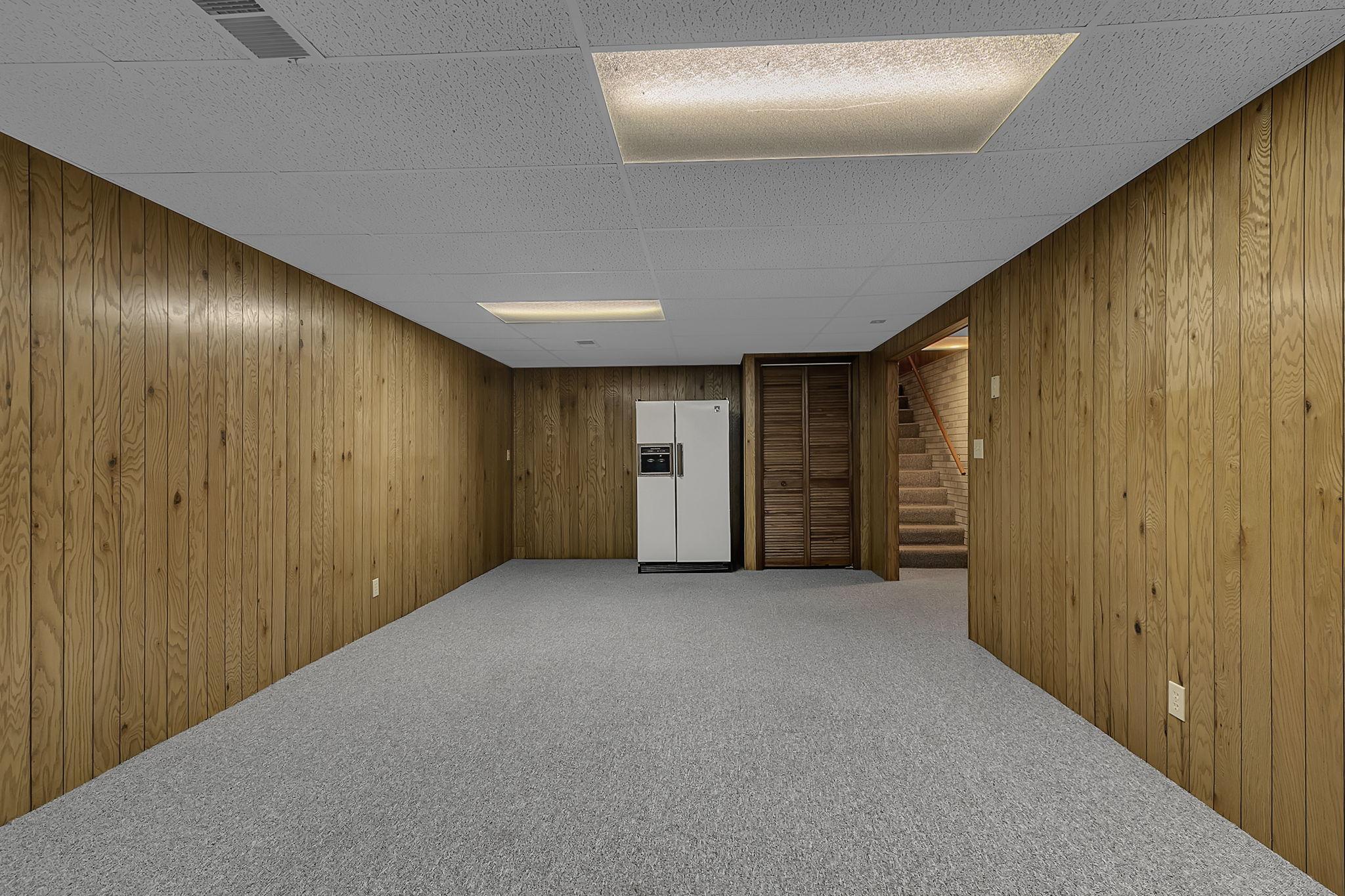 464 Main Street E
