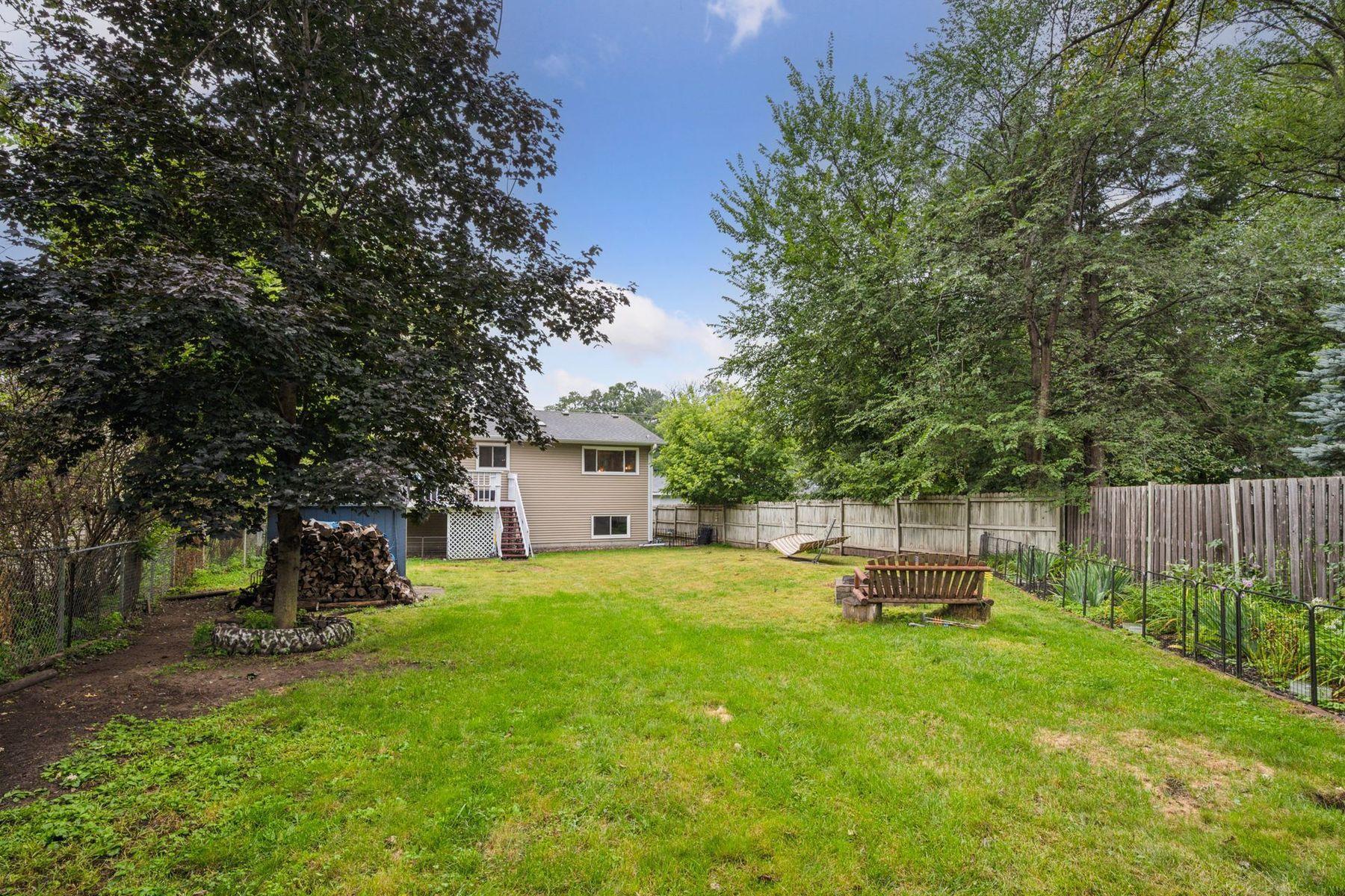 11476 W River Road