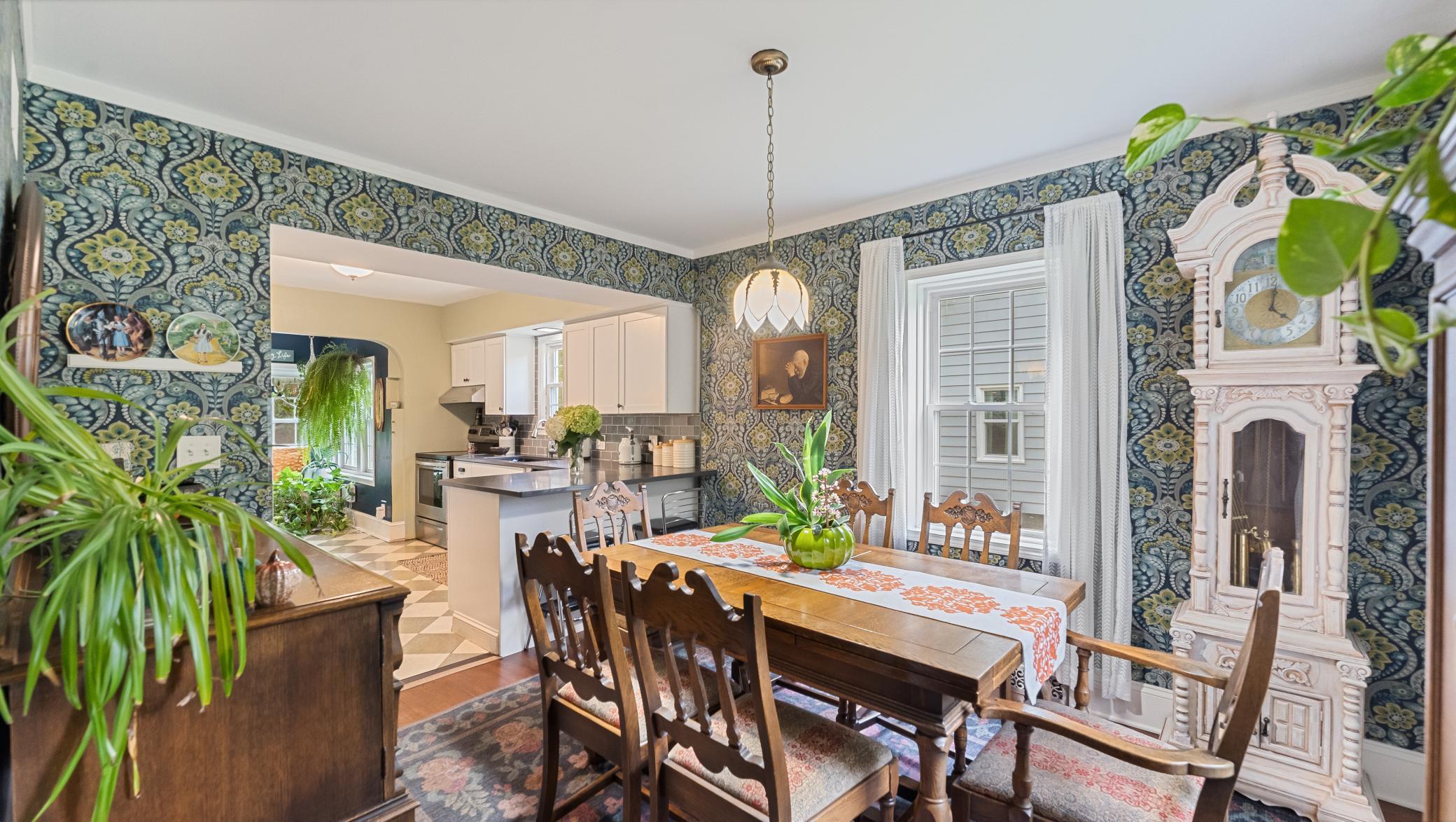 1207 Kilian Boulevard SE