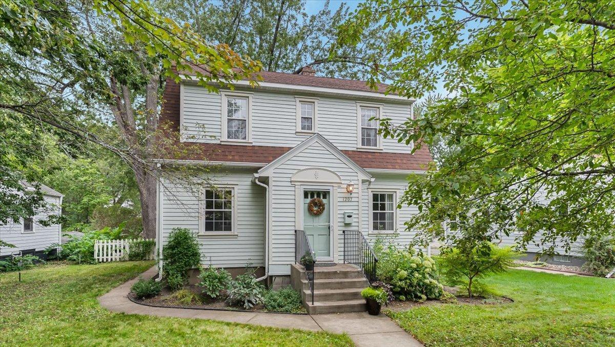 1207 Kilian Boulevard SE