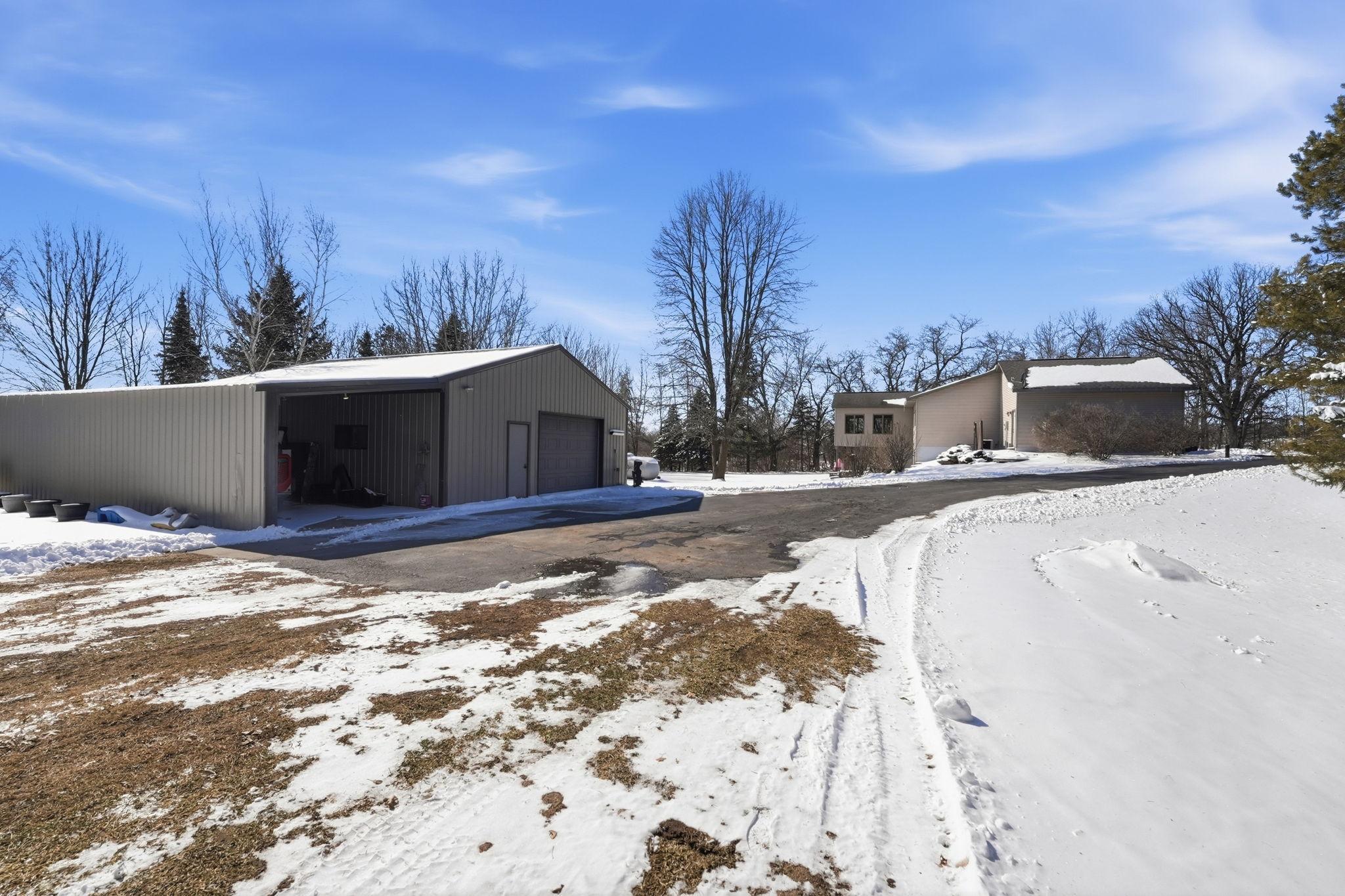 320 1st Avenue W