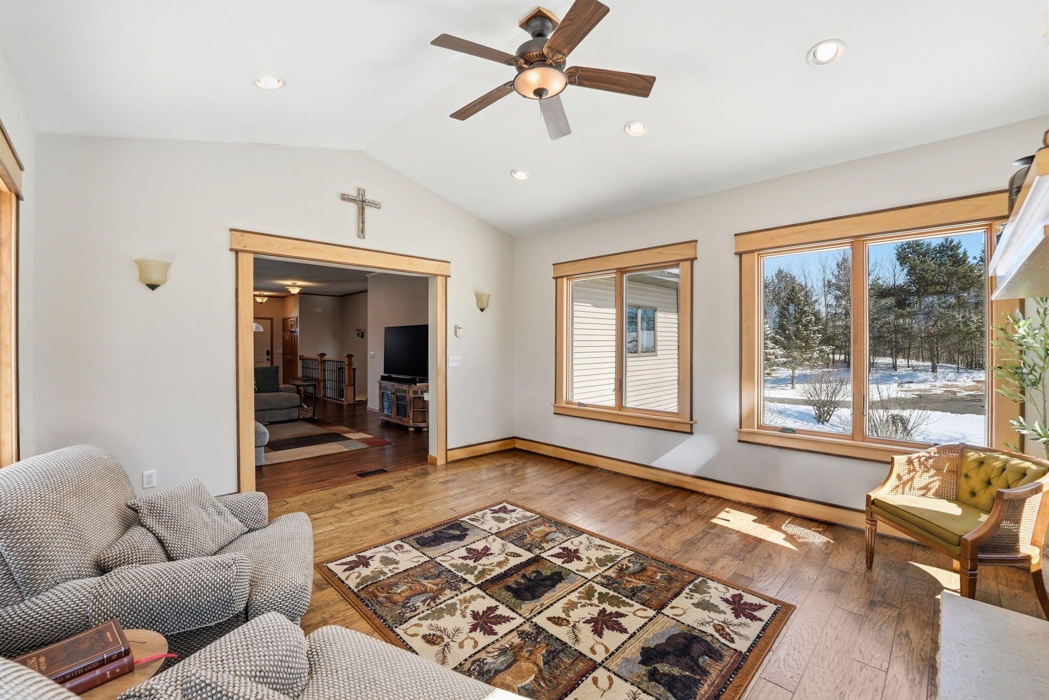 320 1st Avenue W
