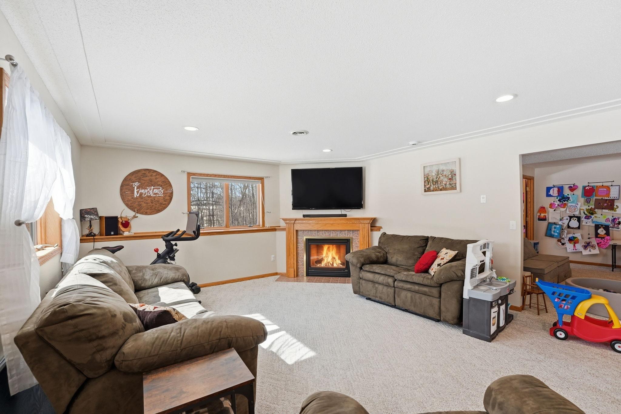 320 1st Avenue W