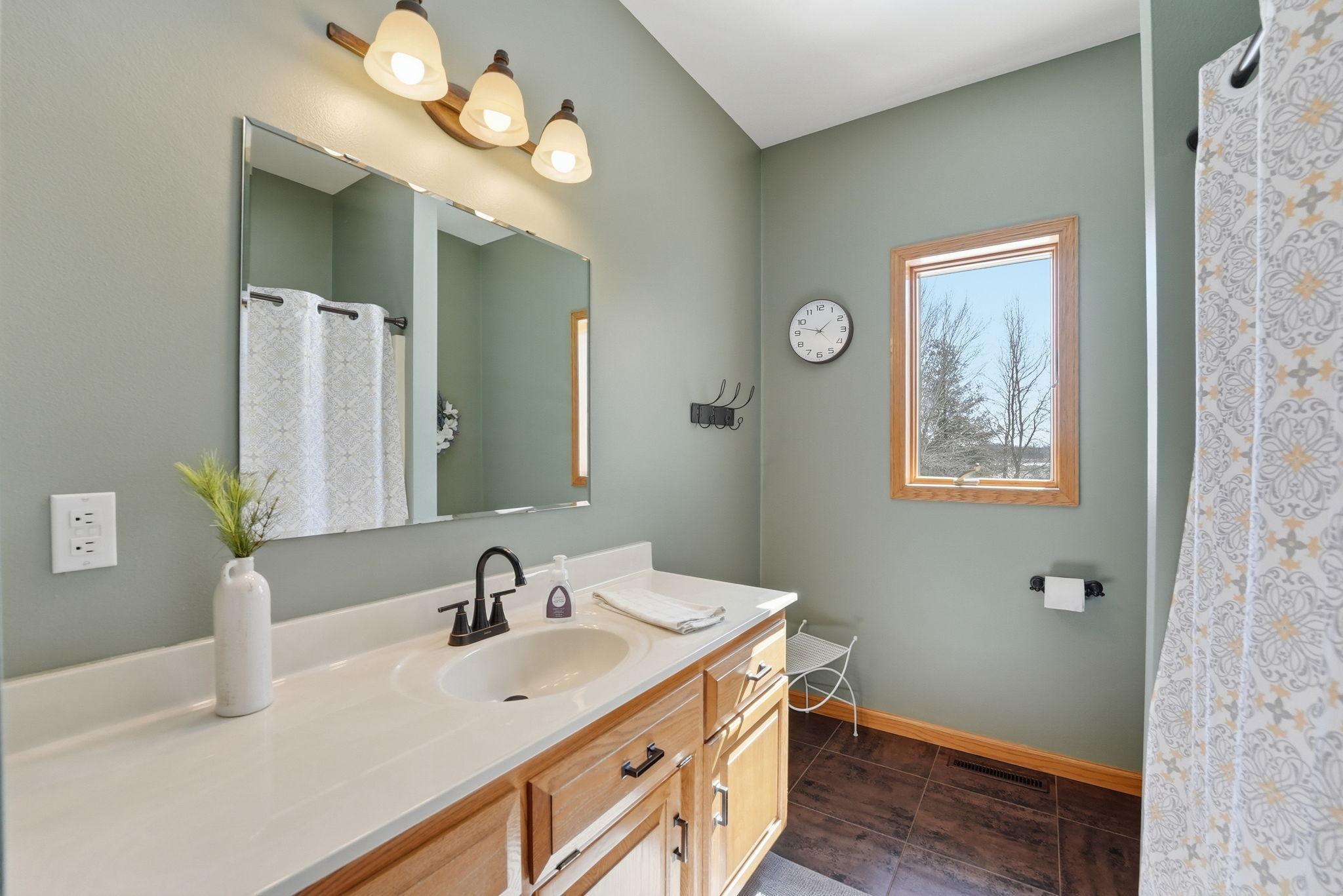 320 1st Avenue W