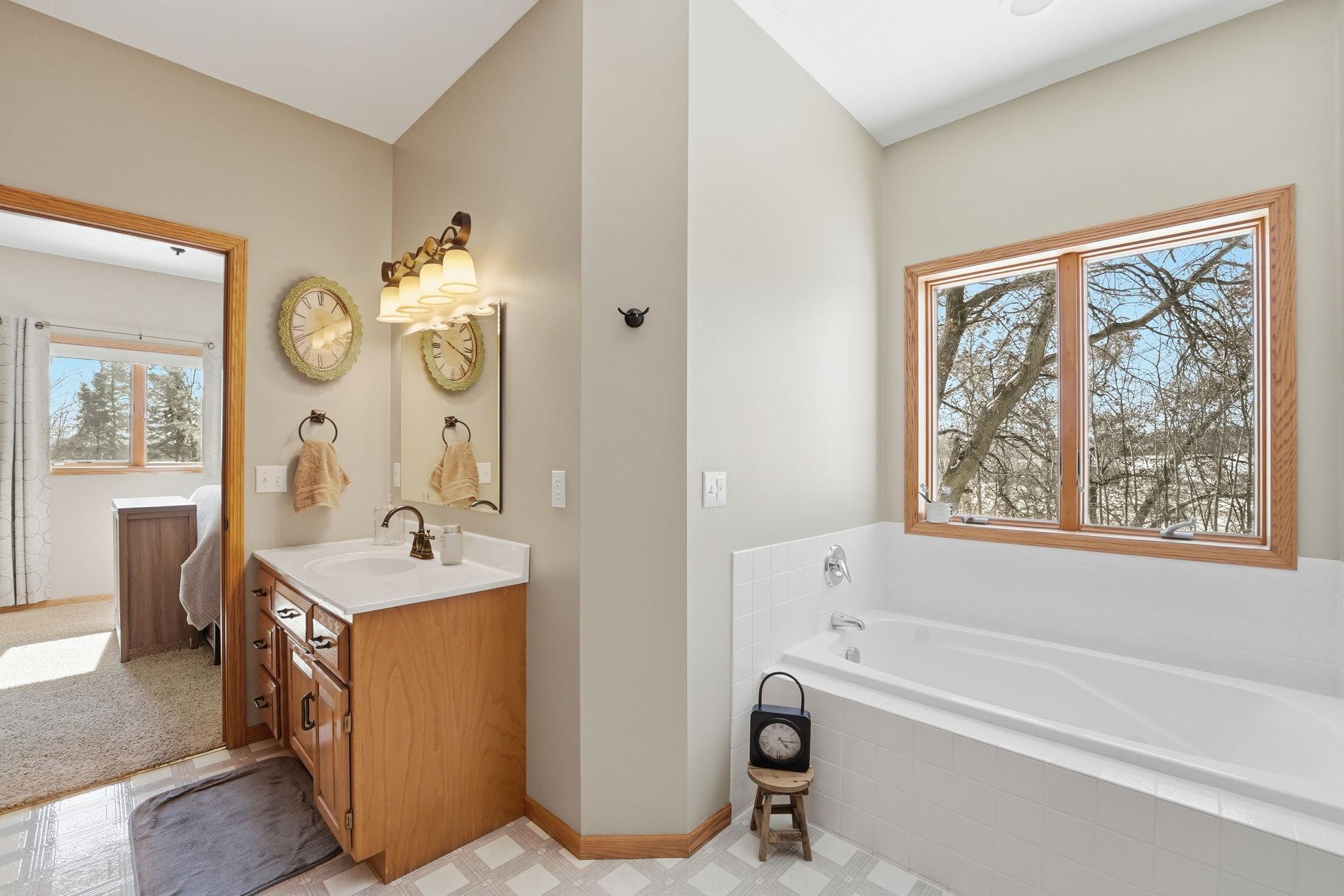 320 1st Avenue W