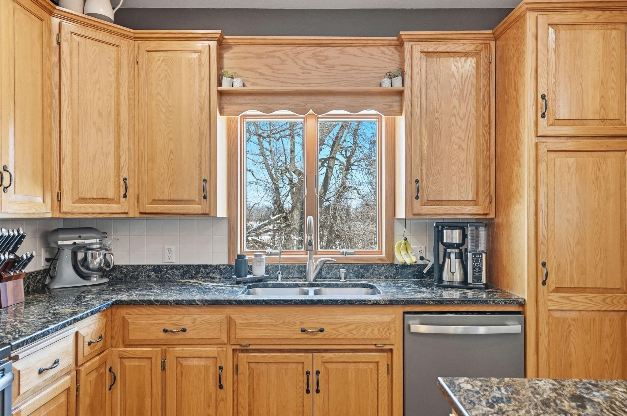 320 1st Avenue W