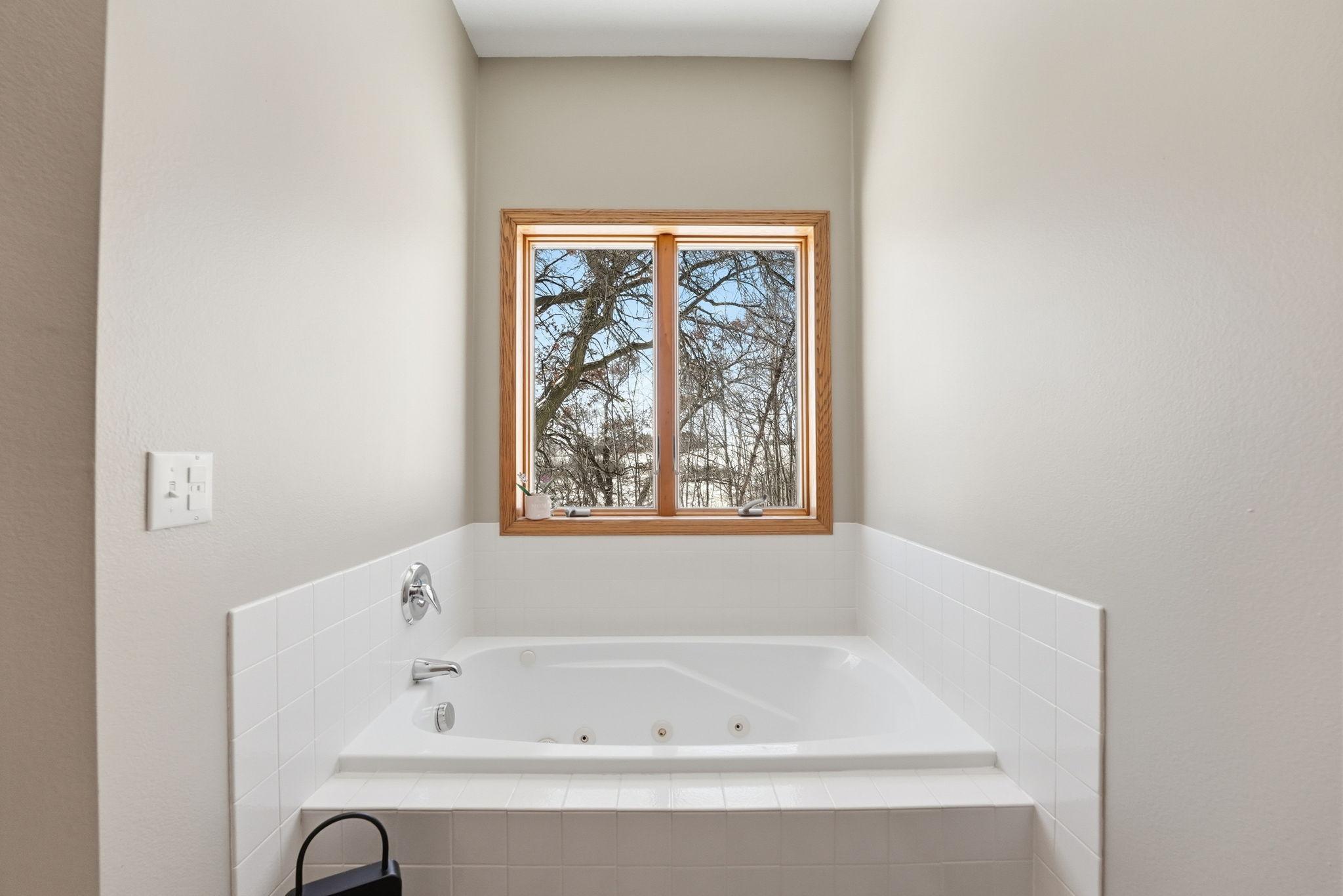 320 1st Avenue W