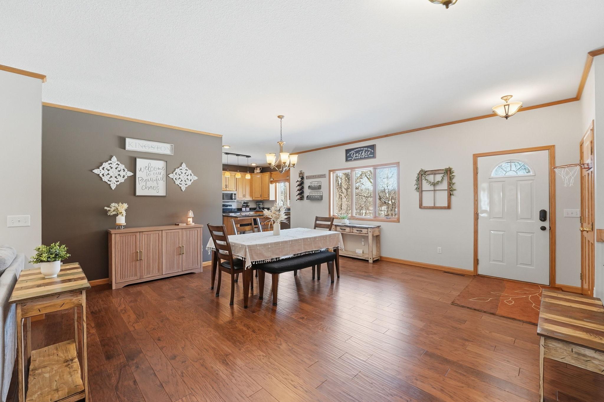 320 1st Avenue W