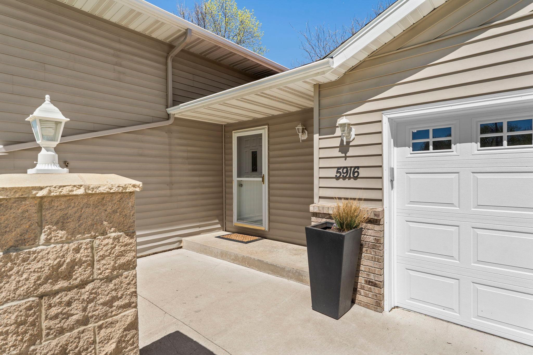 5916 Galaxy Road