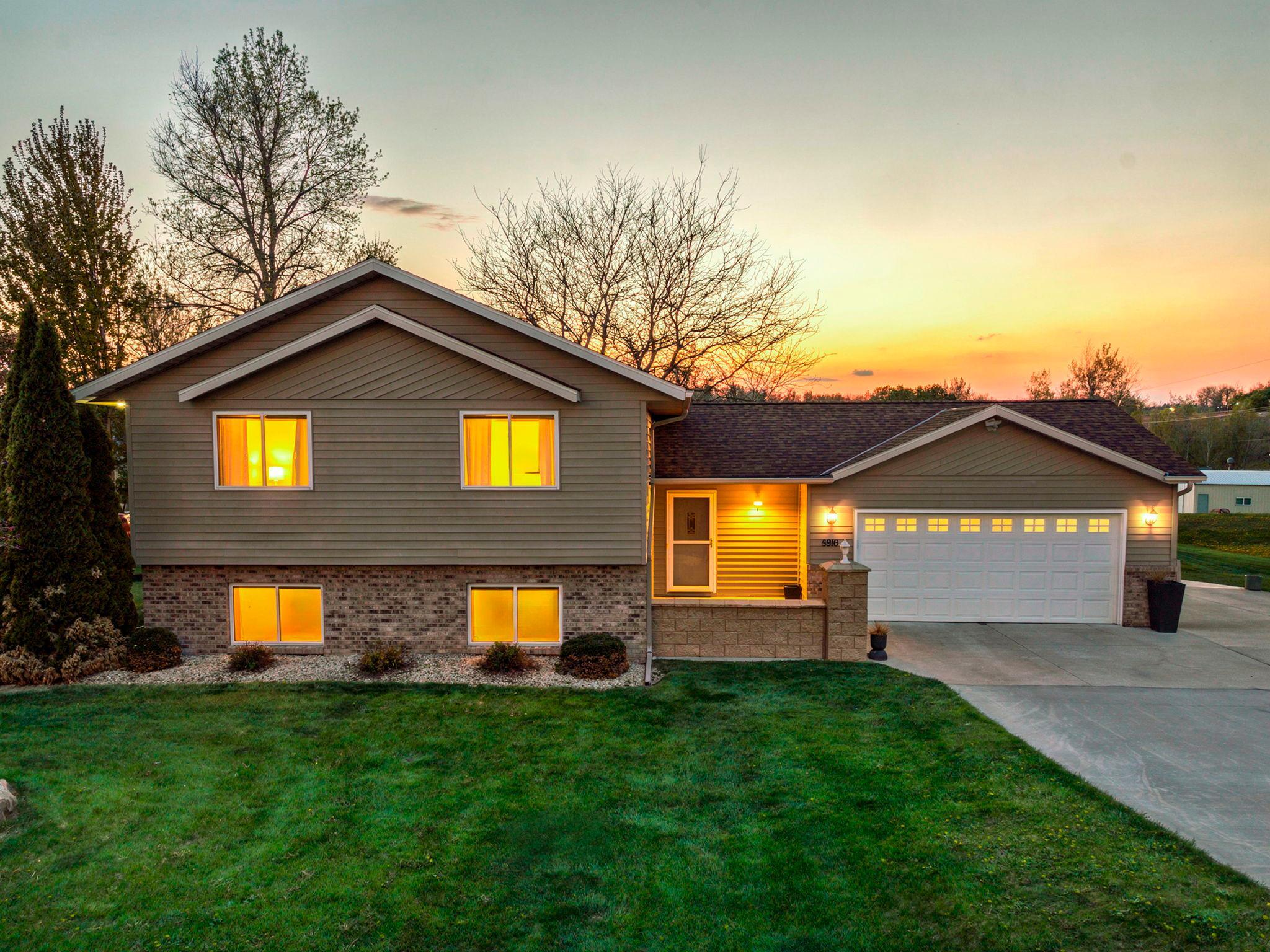 5916 Galaxy Road