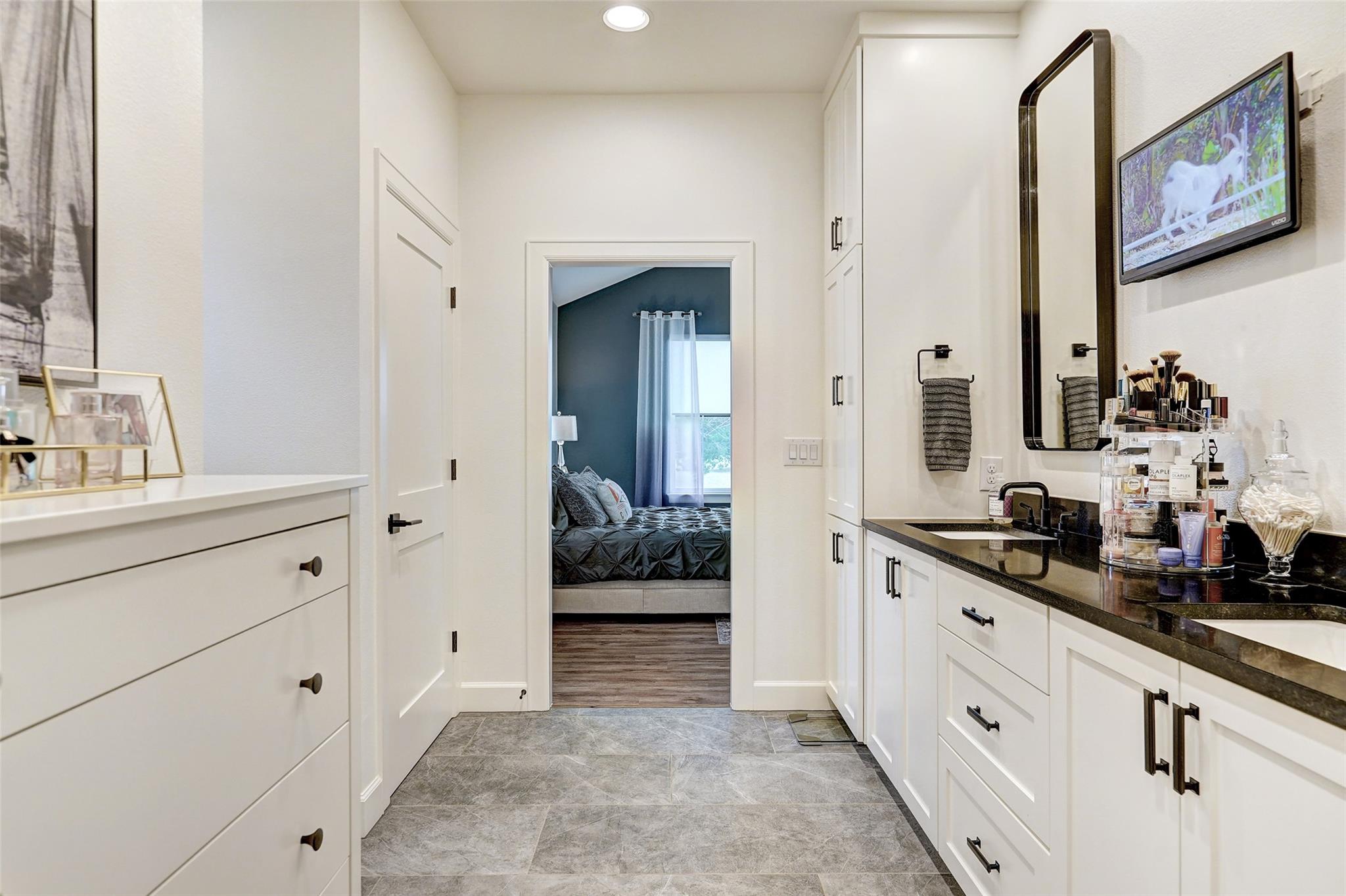 113 Crystal LN
