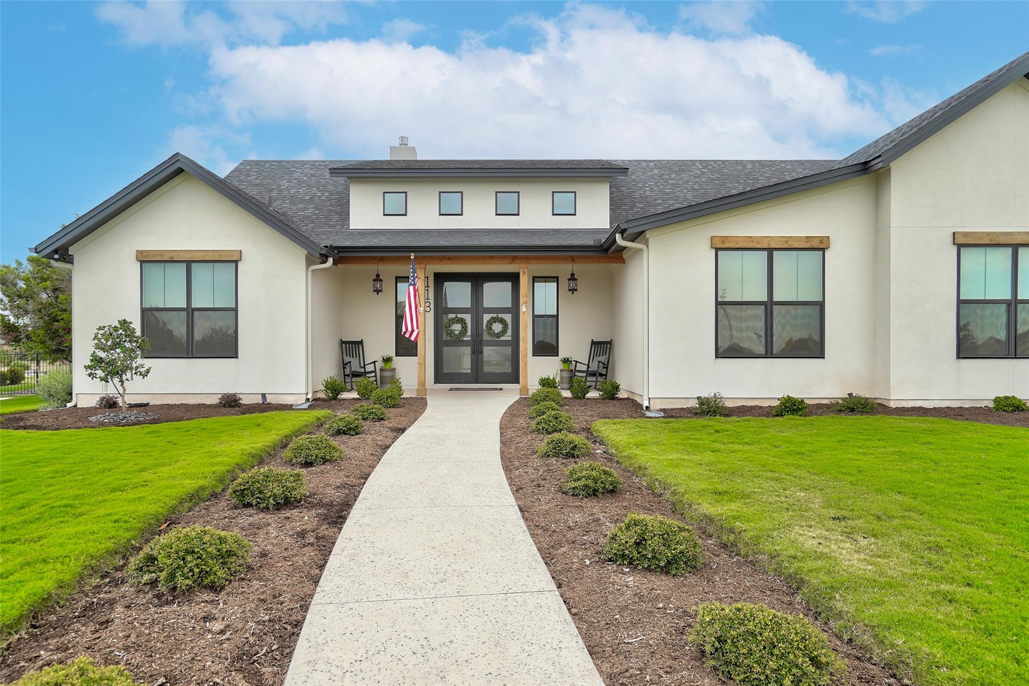 113 Crystal LN