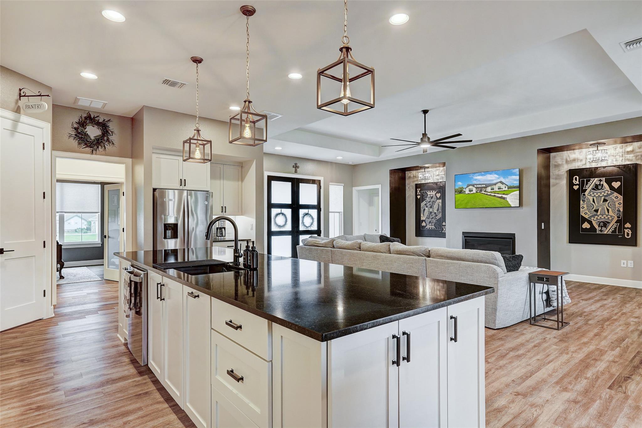 113 Crystal LN