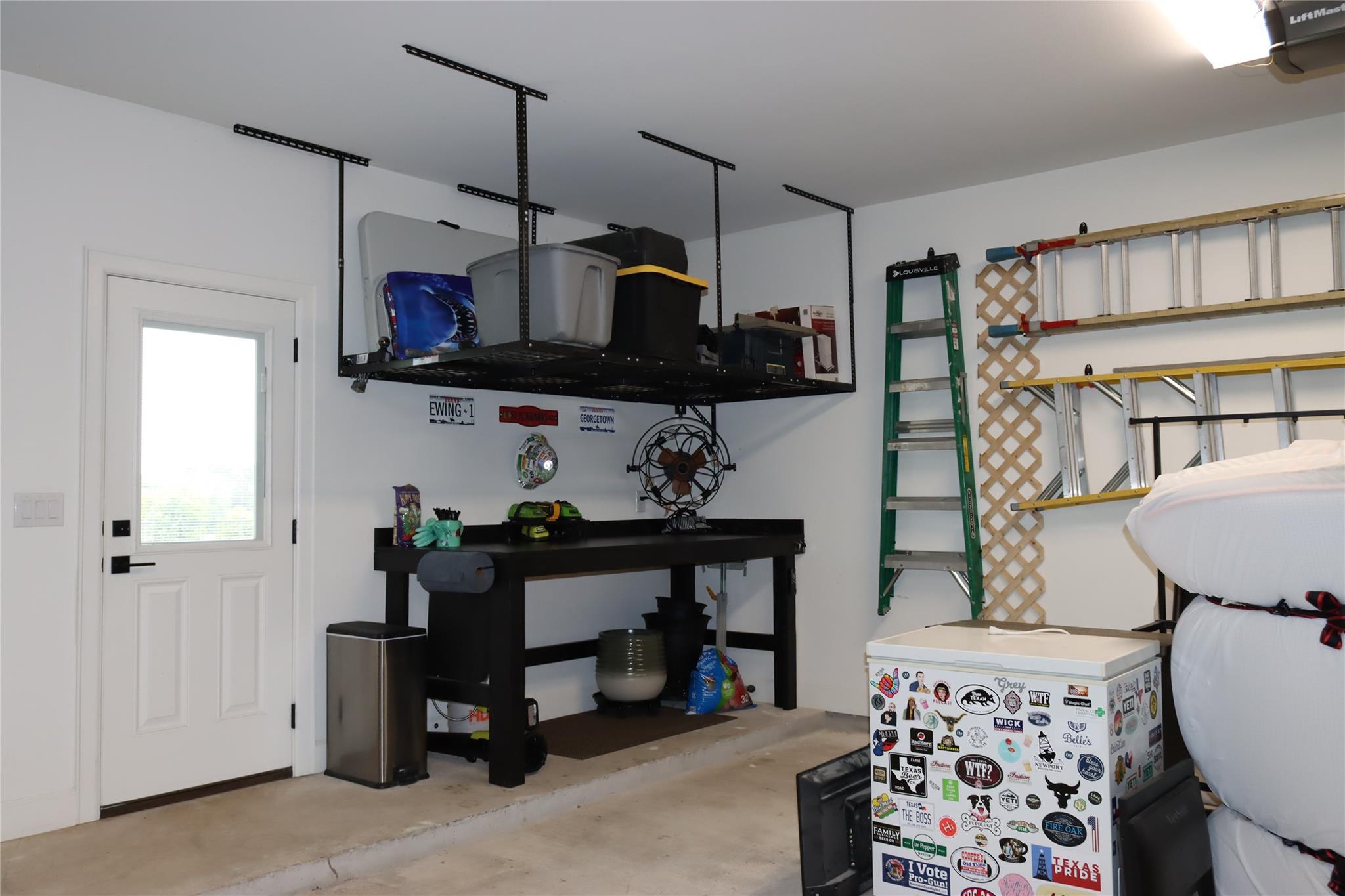 113 Crystal LN