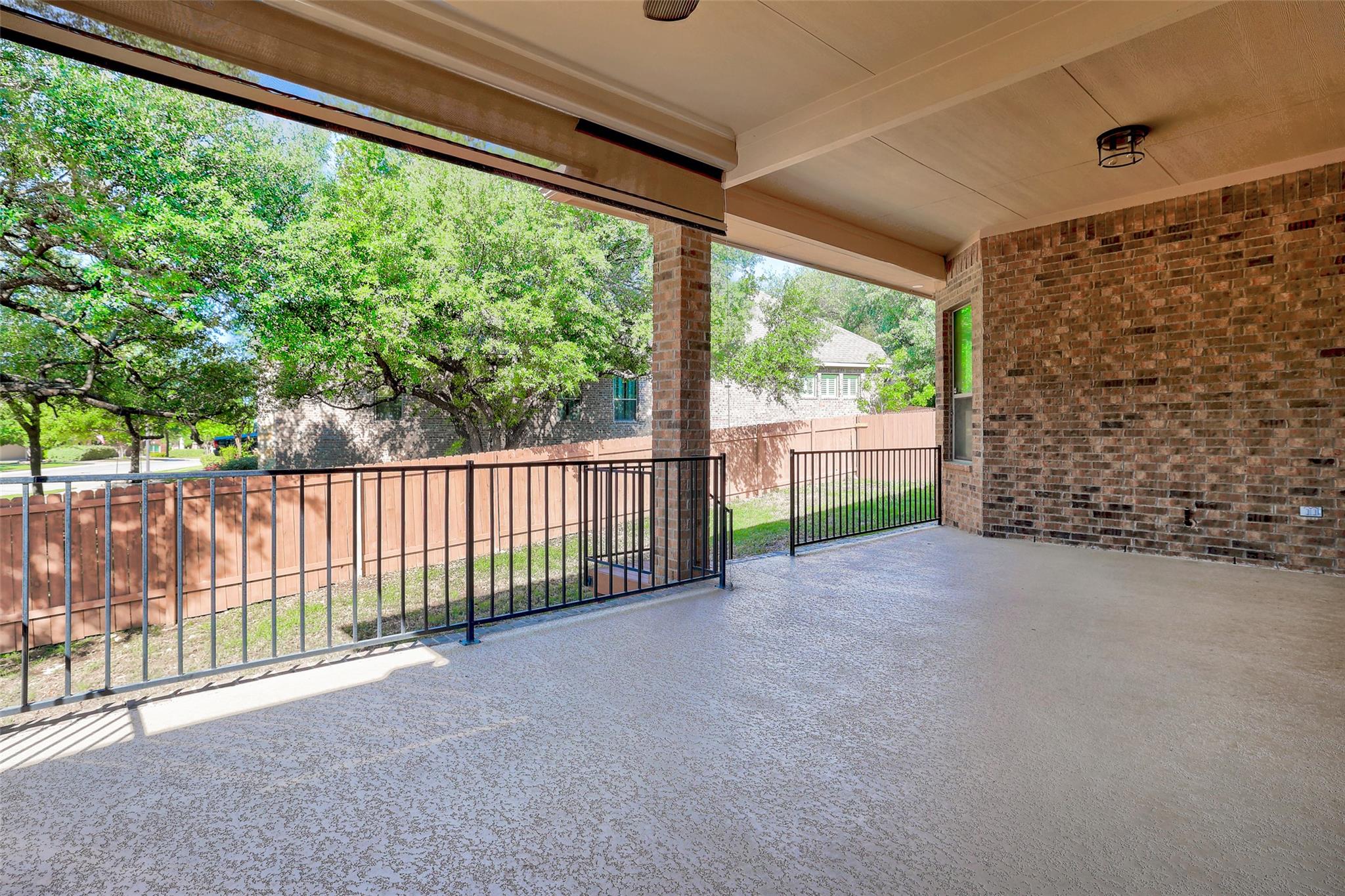 1020 Winding Way DR