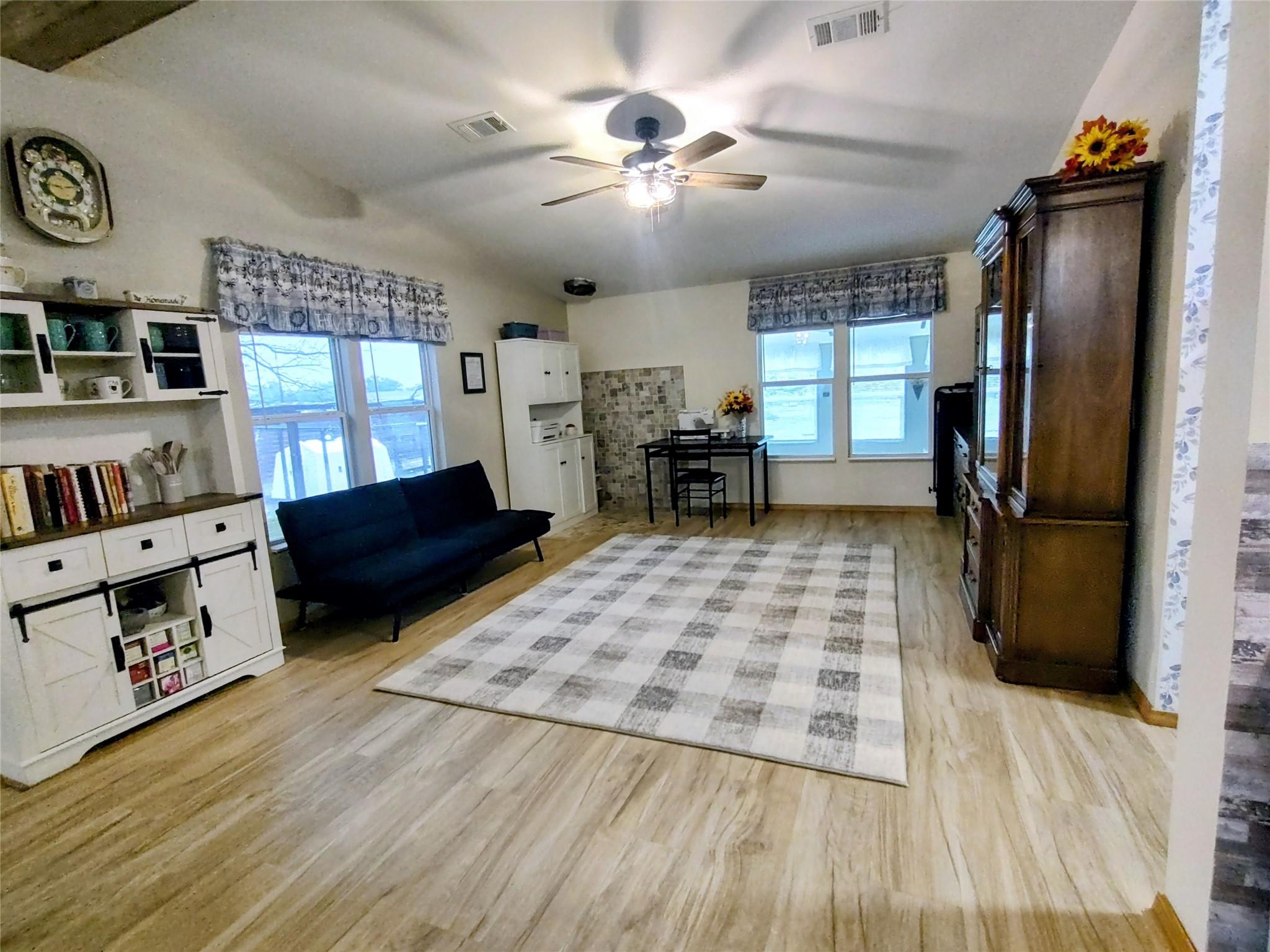 9855 W Ranch Road 1431