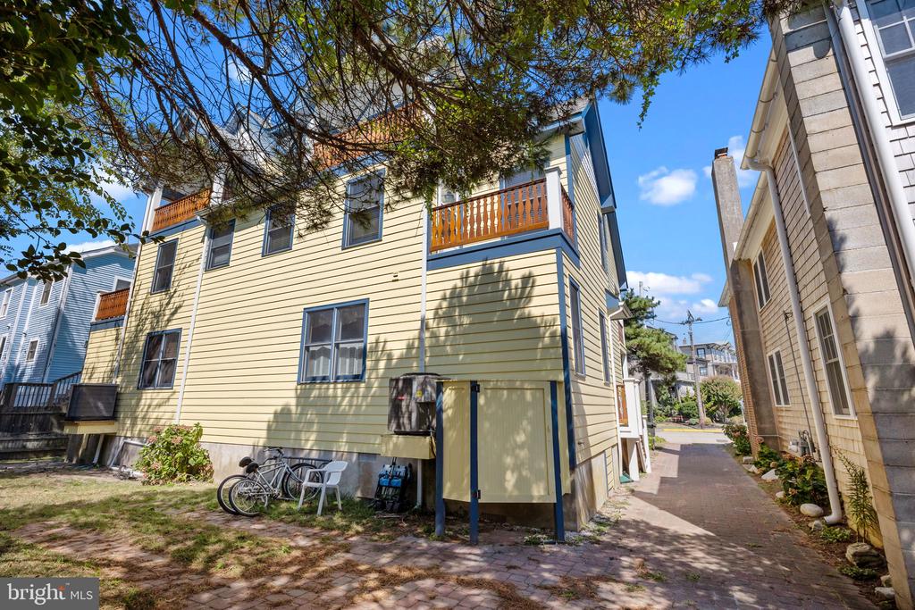 106 HOWARD STREET