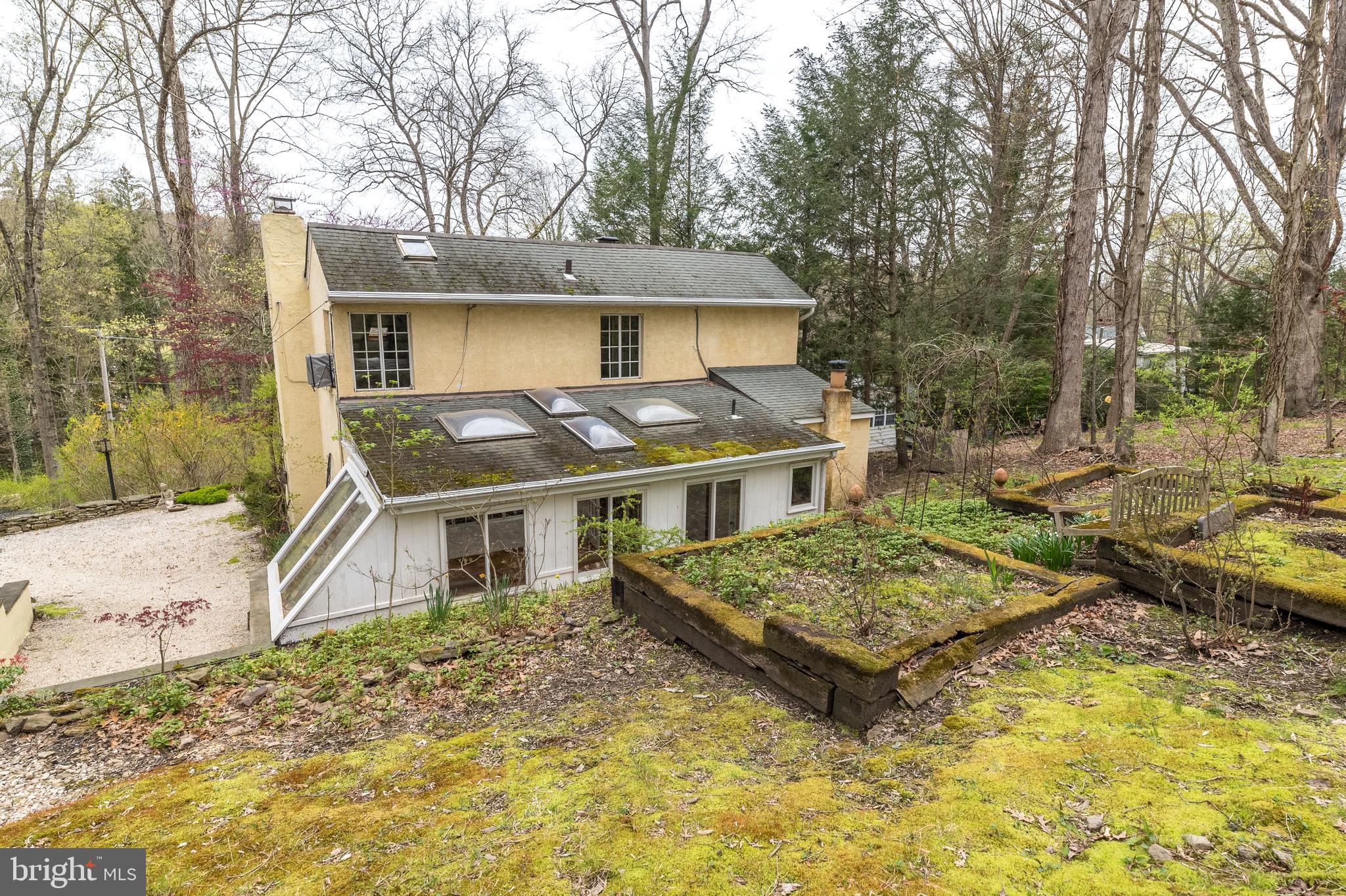 6124 CARVERSVILLE ROAD