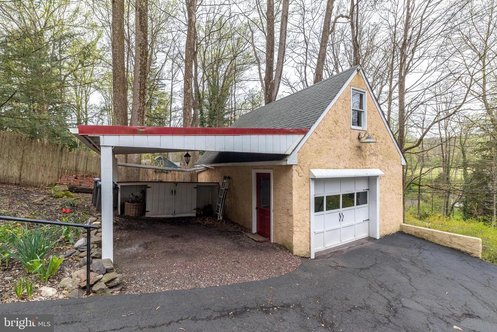 6124 CARVERSVILLE ROAD