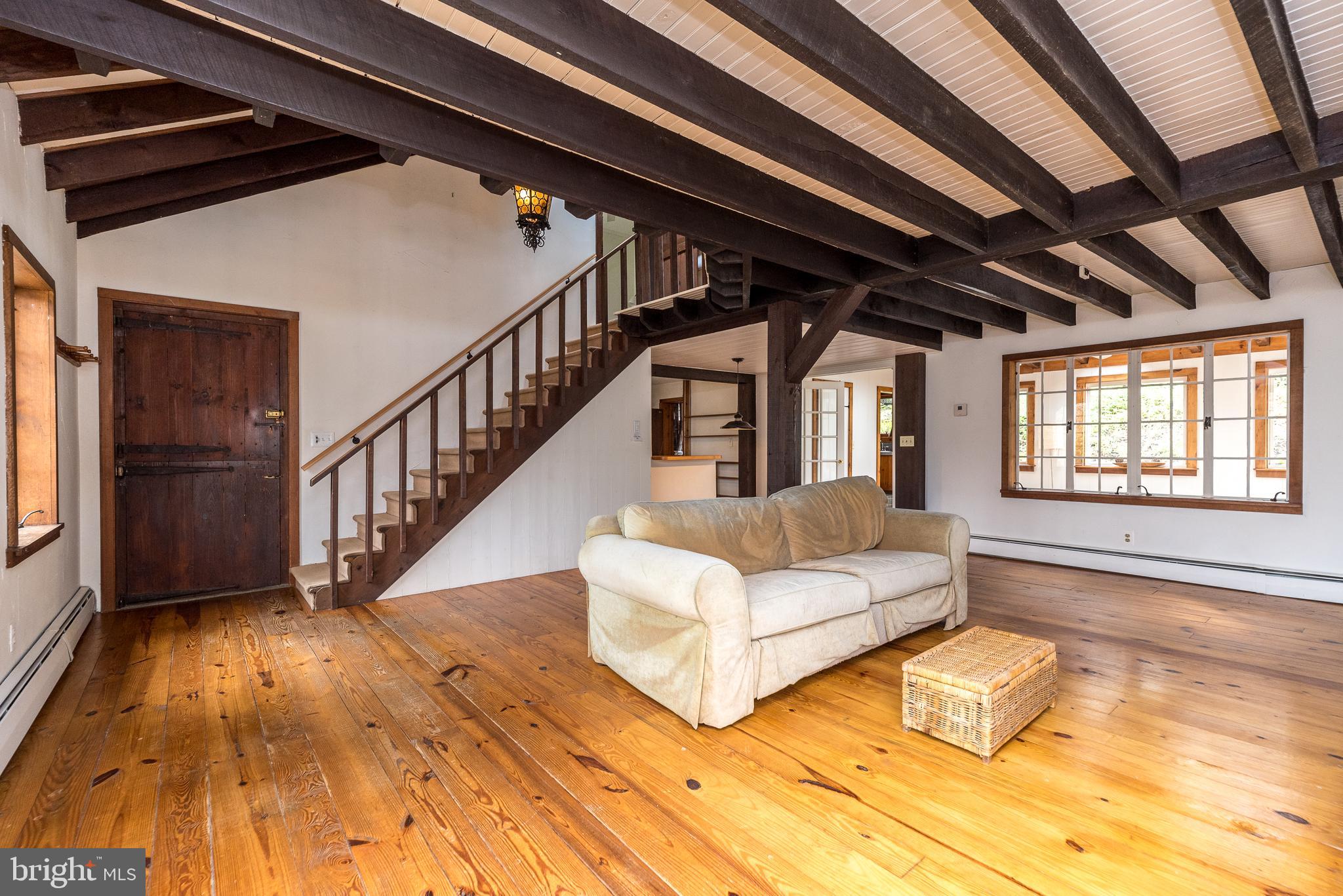 6124 CARVERSVILLE ROAD