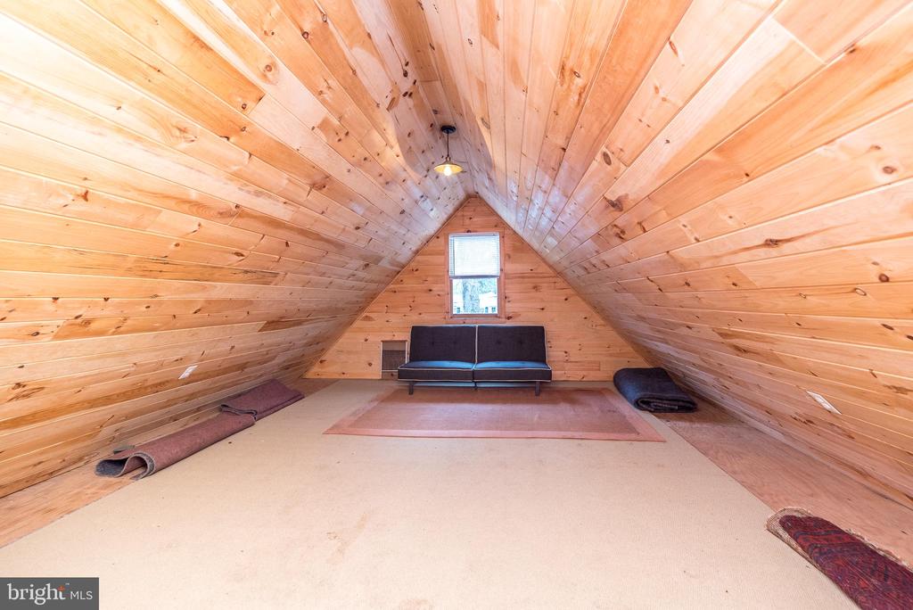 6124 CARVERSVILLE ROAD