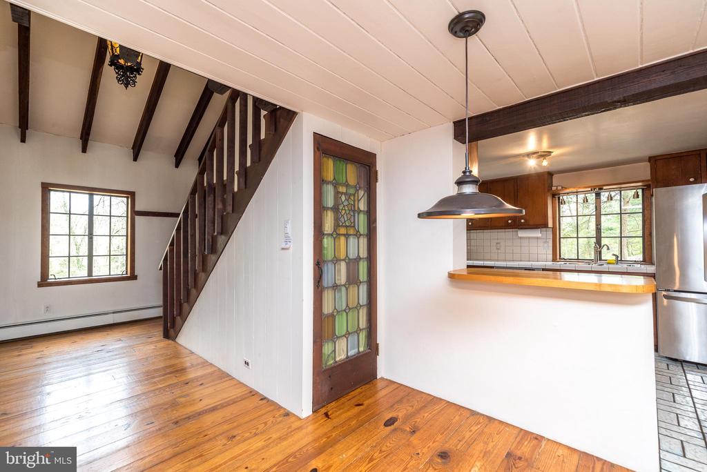 6124 CARVERSVILLE ROAD