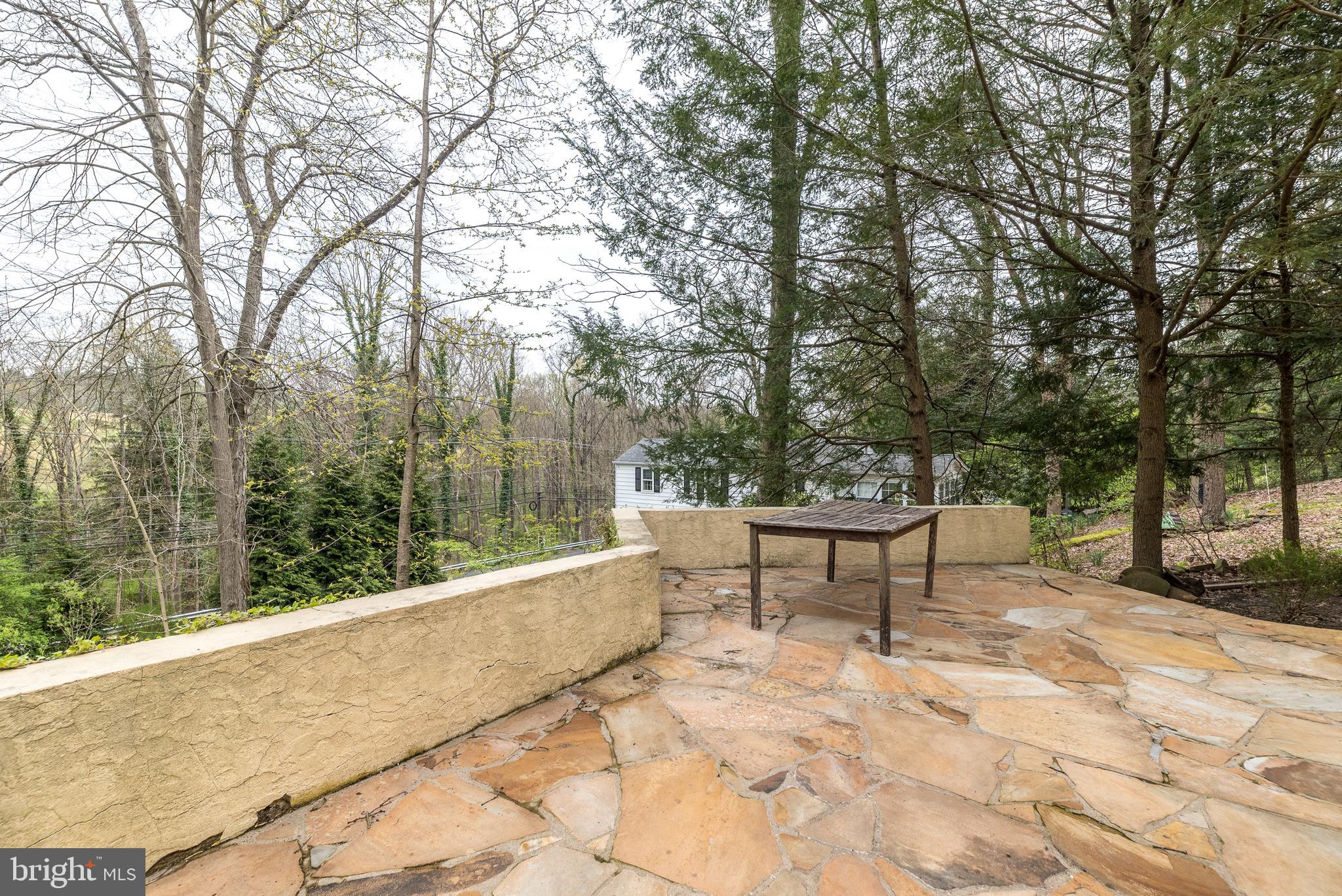 6124 CARVERSVILLE ROAD