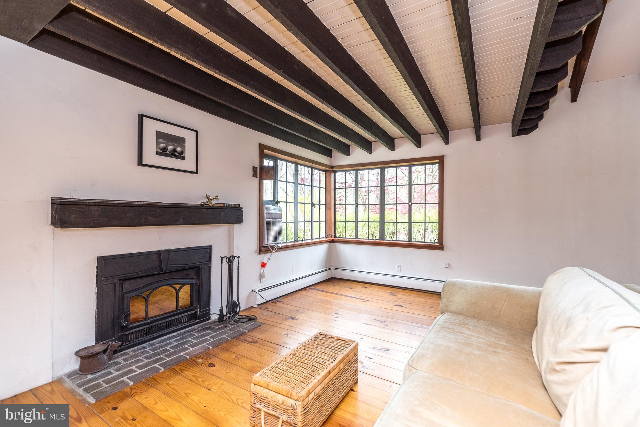 6124 CARVERSVILLE ROAD