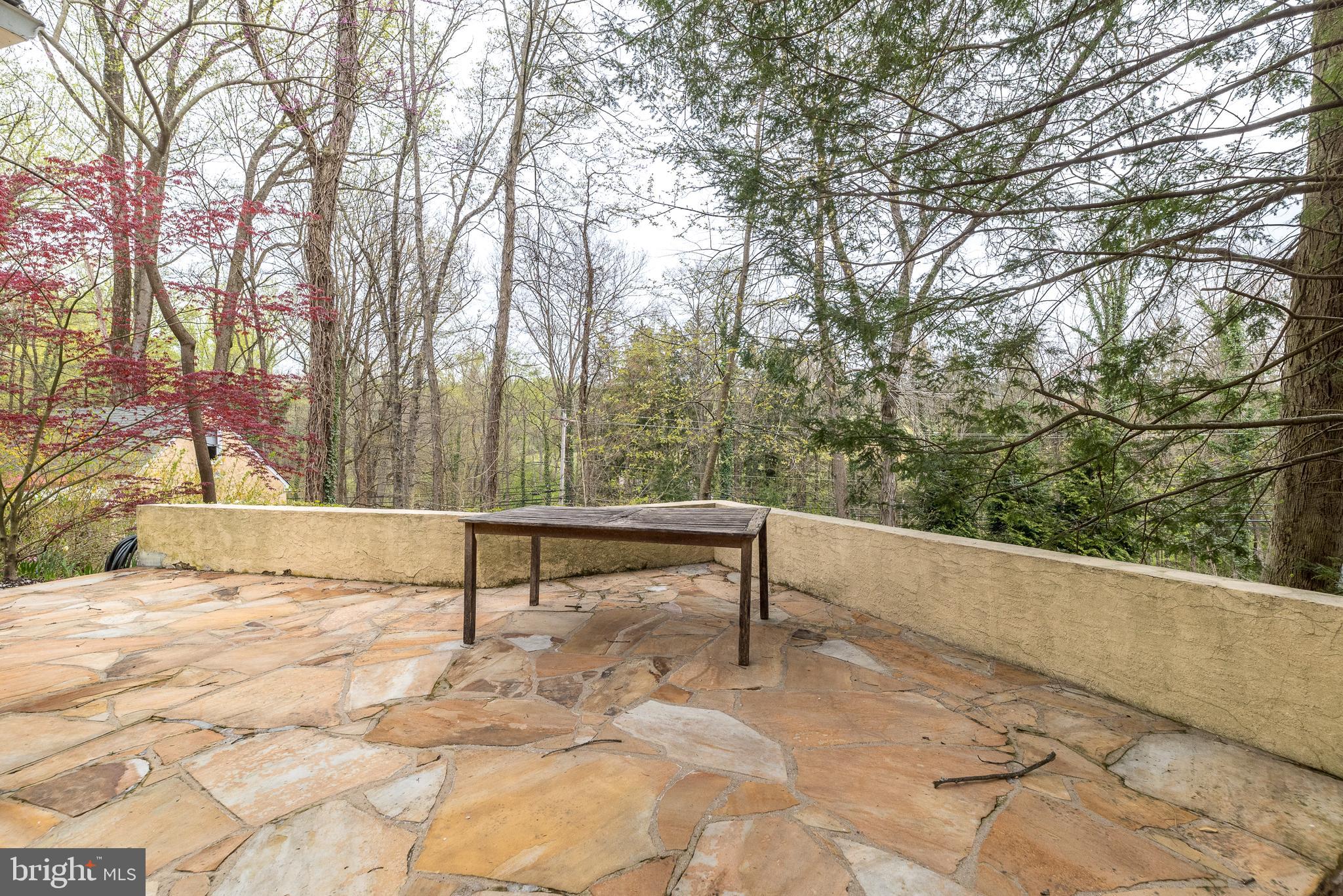 6124 CARVERSVILLE ROAD