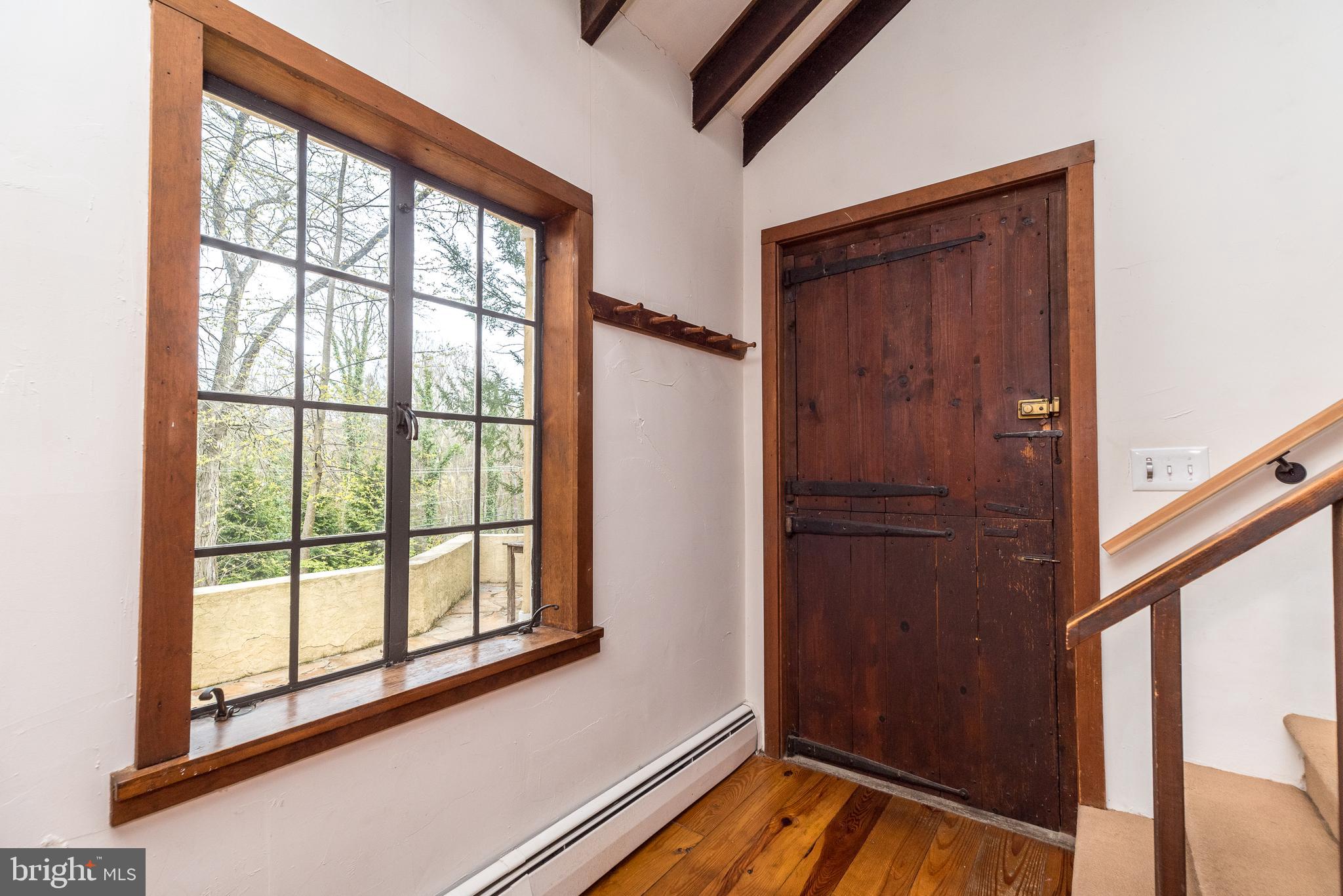 6124 CARVERSVILLE ROAD