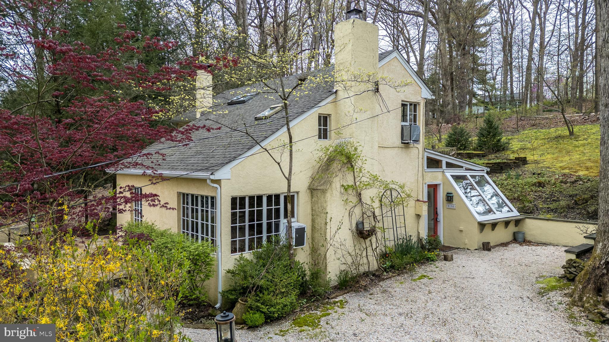 6124 CARVERSVILLE ROAD