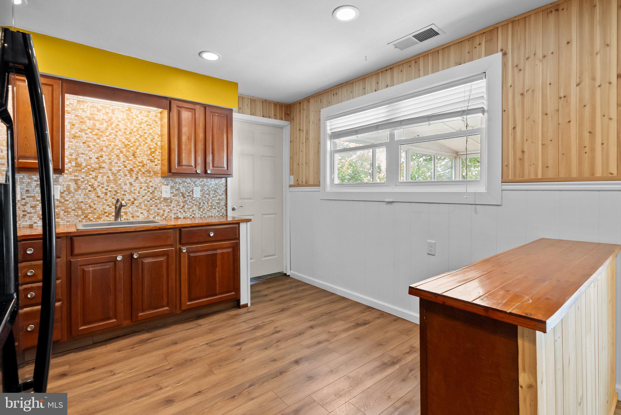 2538 SHARON COURT