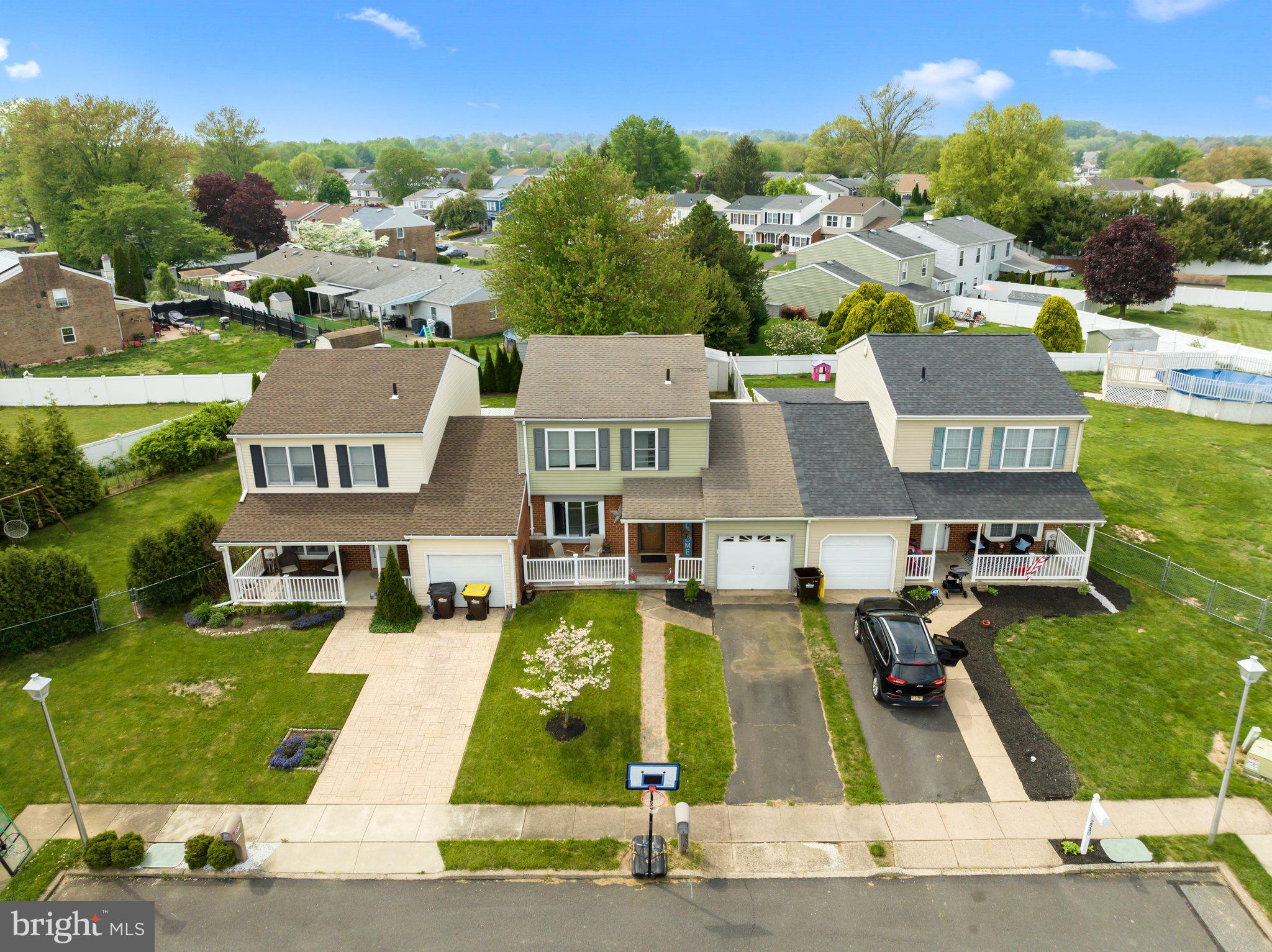 2538 SHARON COURT