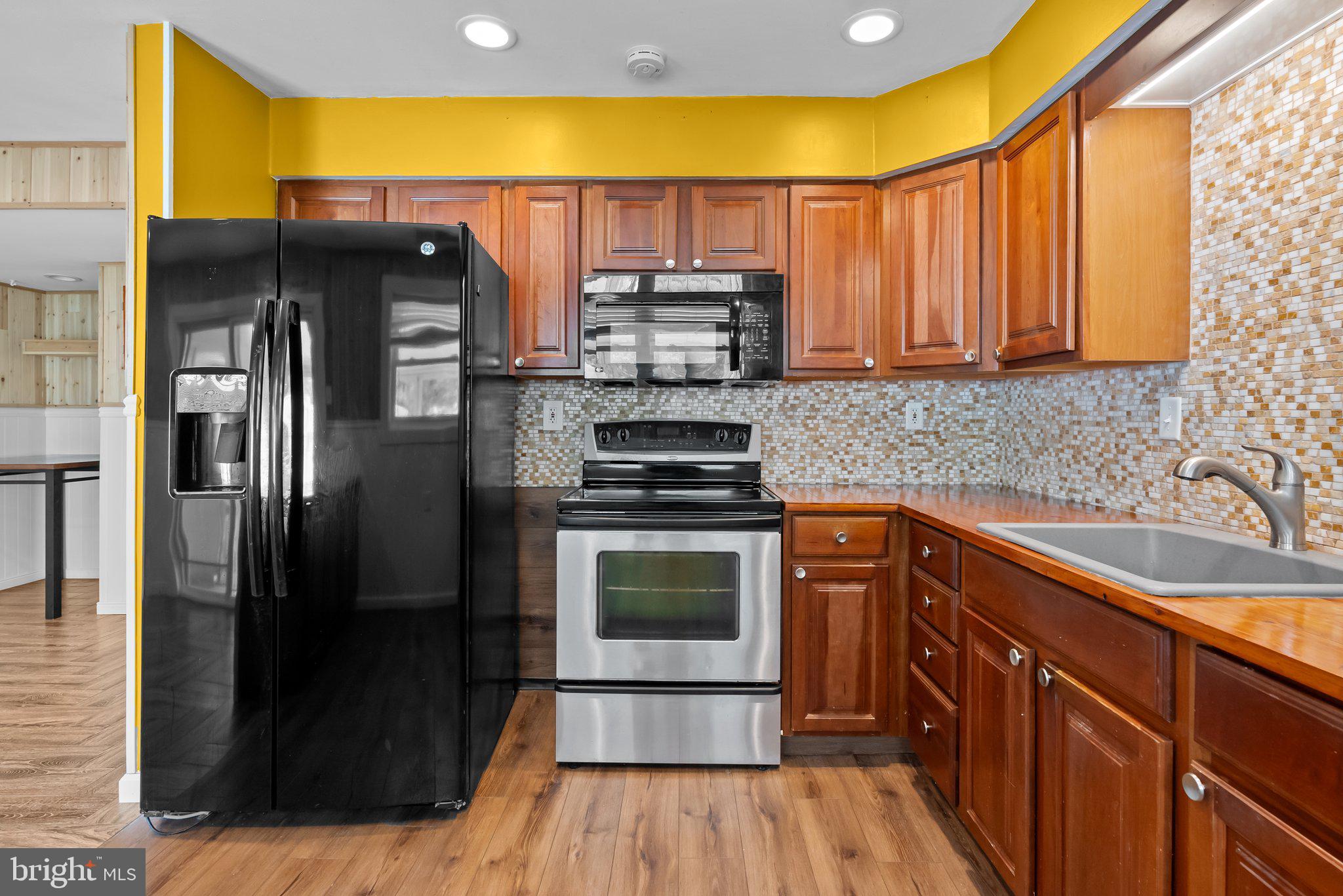 2538 SHARON COURT