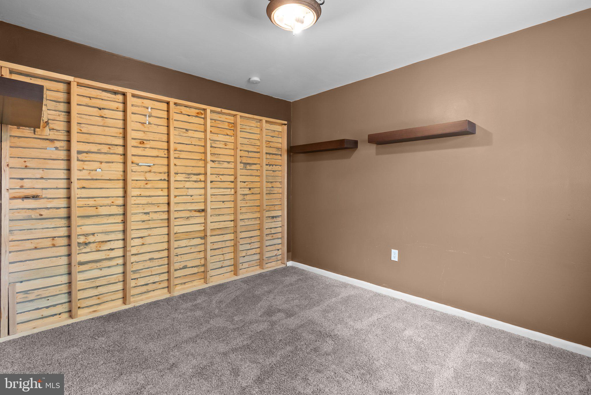 2538 SHARON COURT