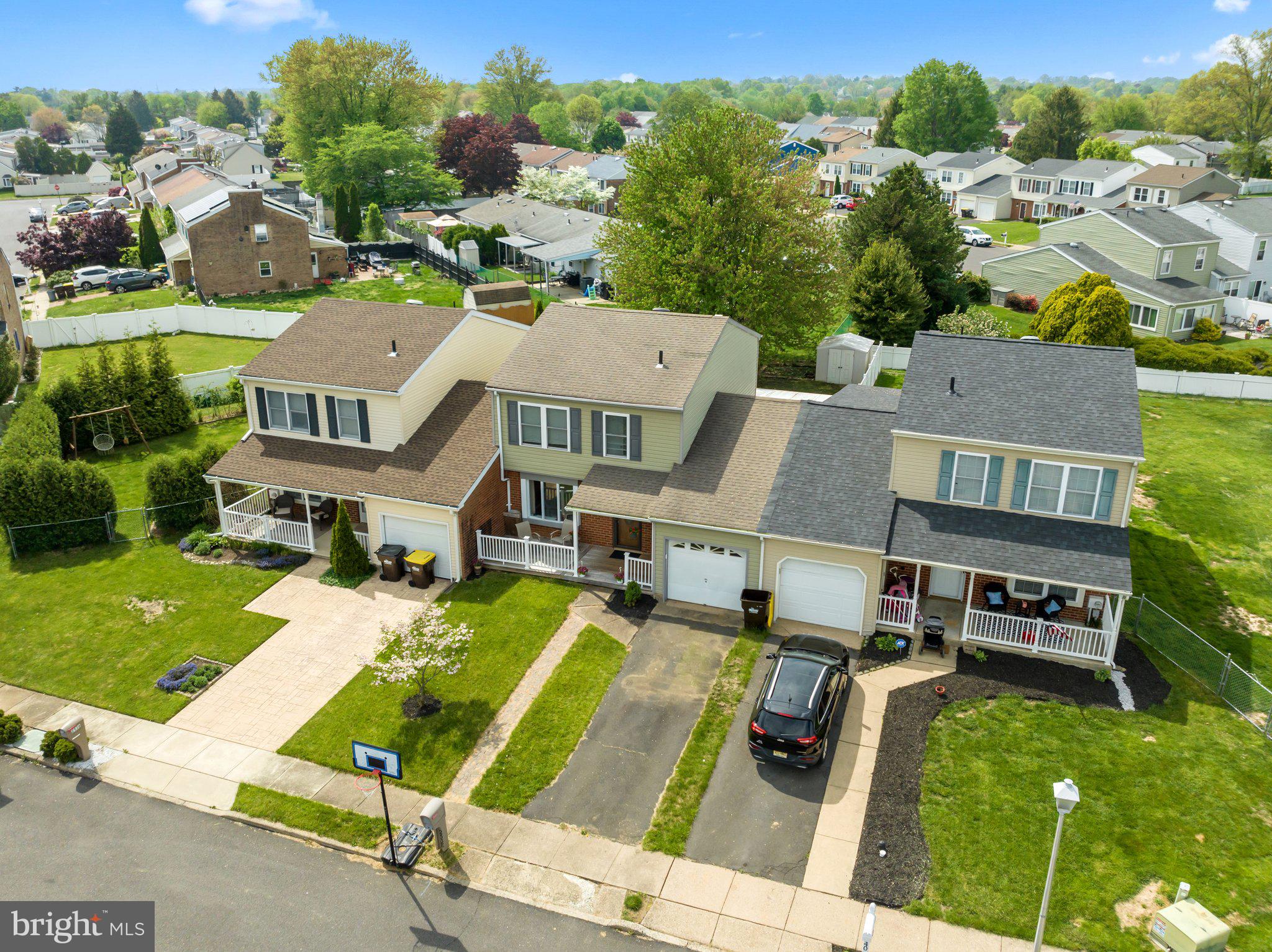 2538 SHARON COURT