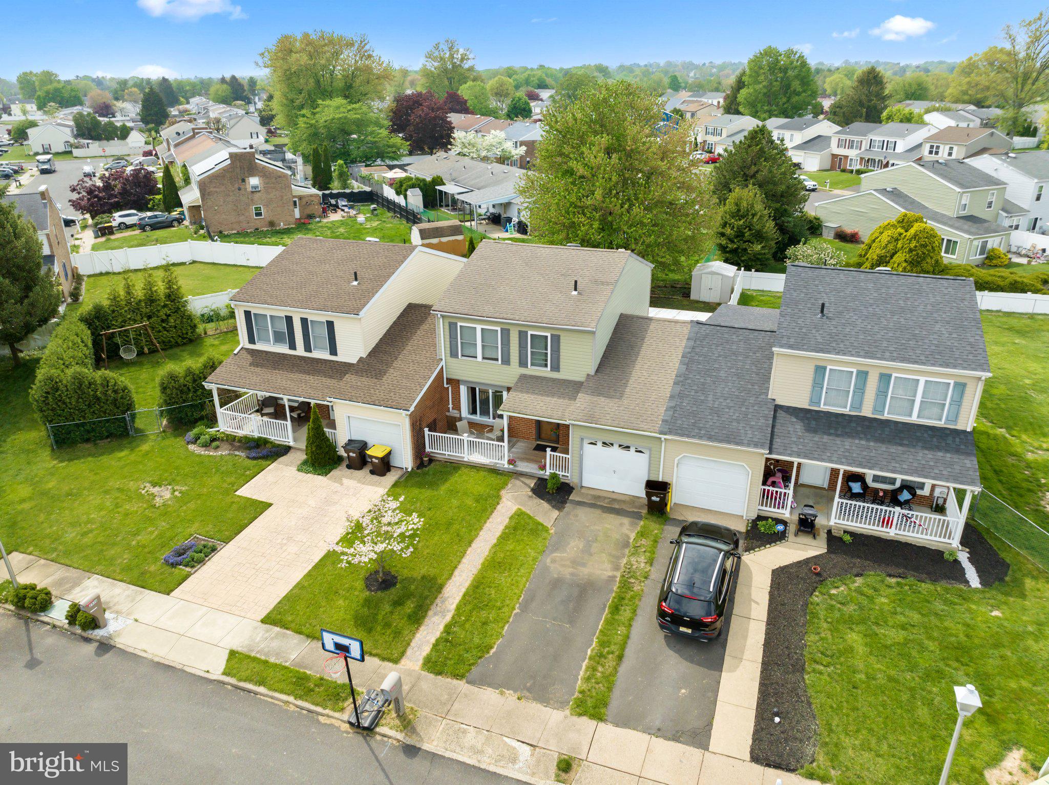 2538 SHARON COURT