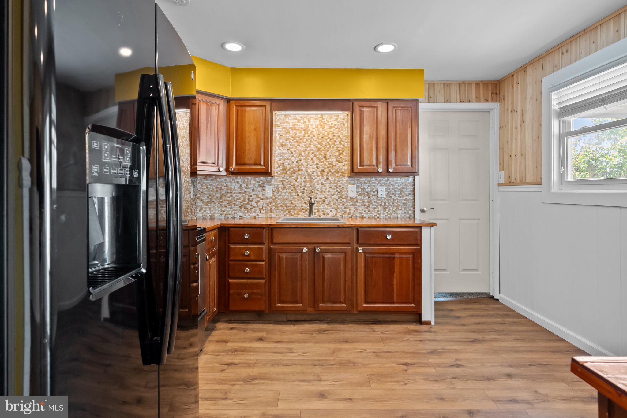2538 SHARON COURT
