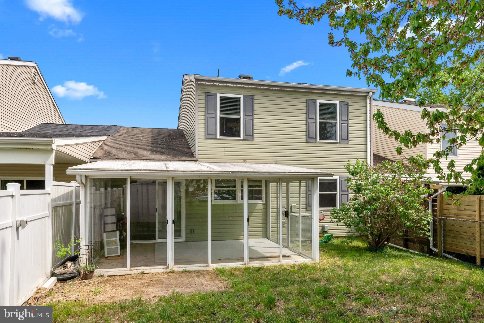 2538 SHARON COURT