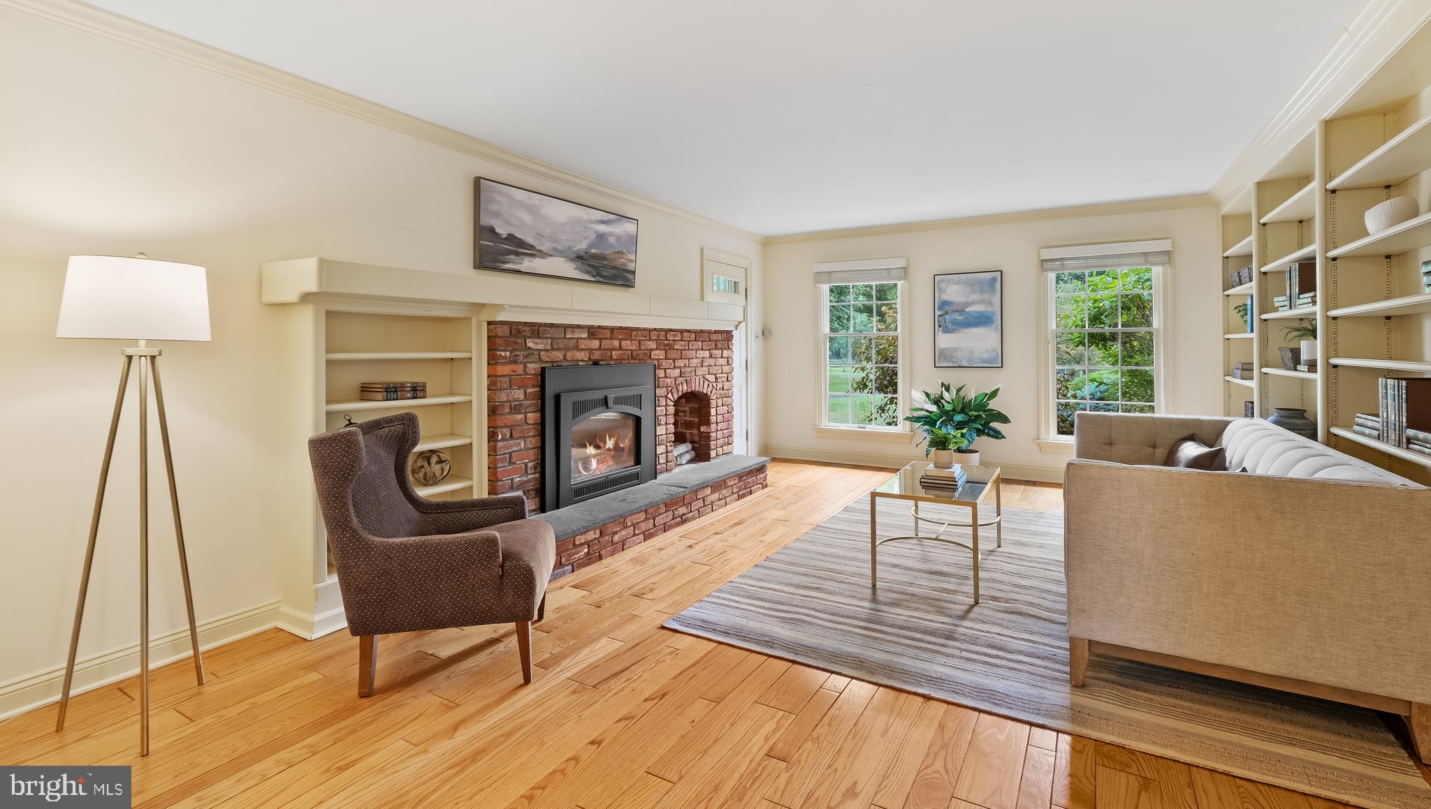 5725 COTTAGEVILLE LANE