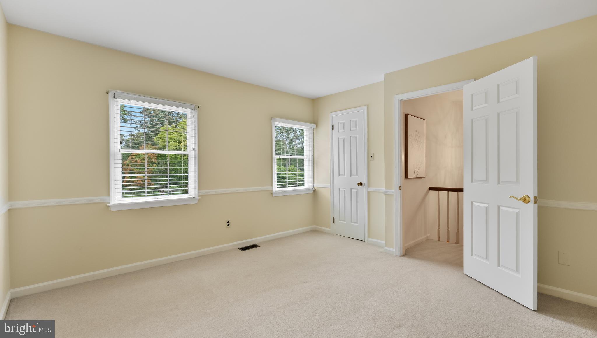 5725 COTTAGEVILLE LANE