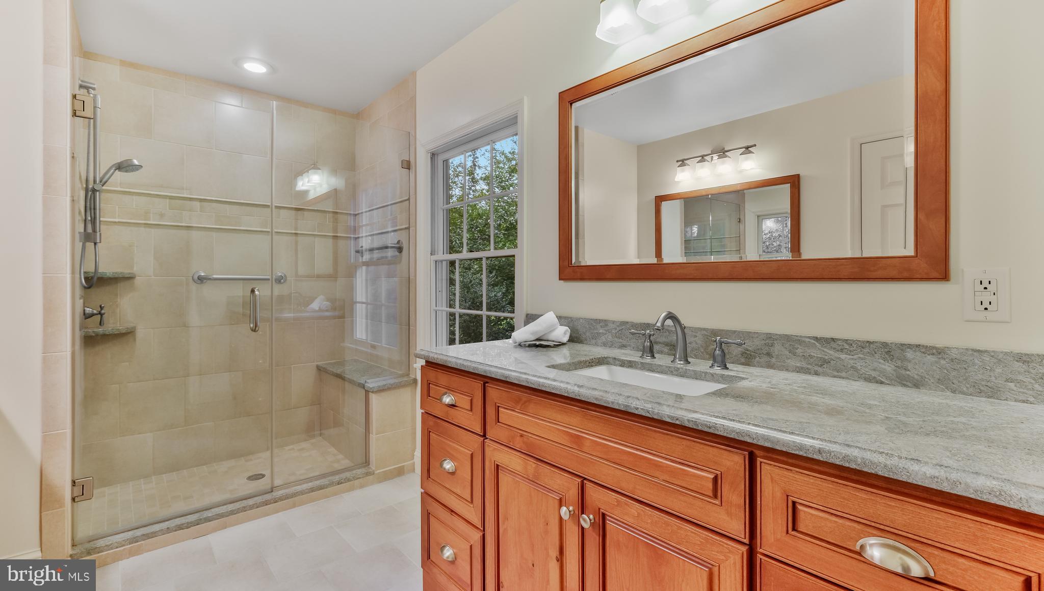 5725 COTTAGEVILLE LANE