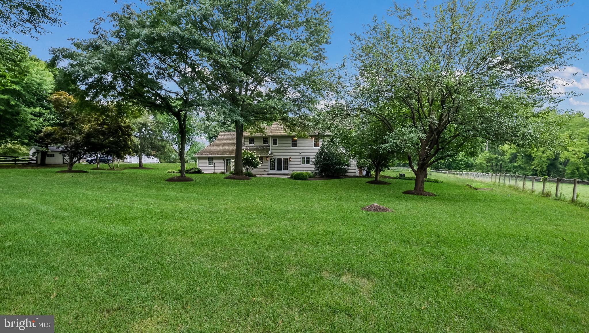 5725 COTTAGEVILLE LANE