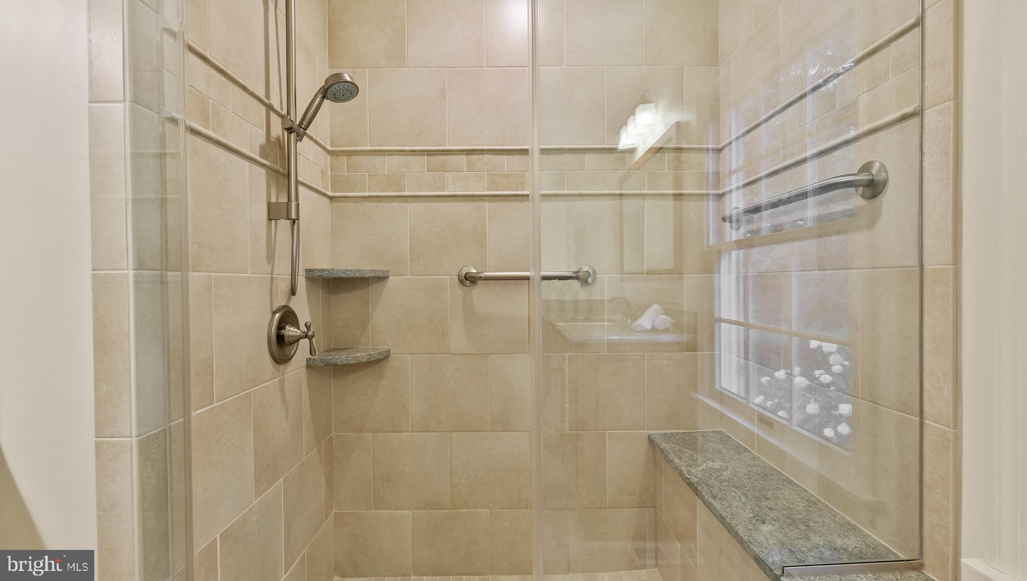 5725 COTTAGEVILLE LANE