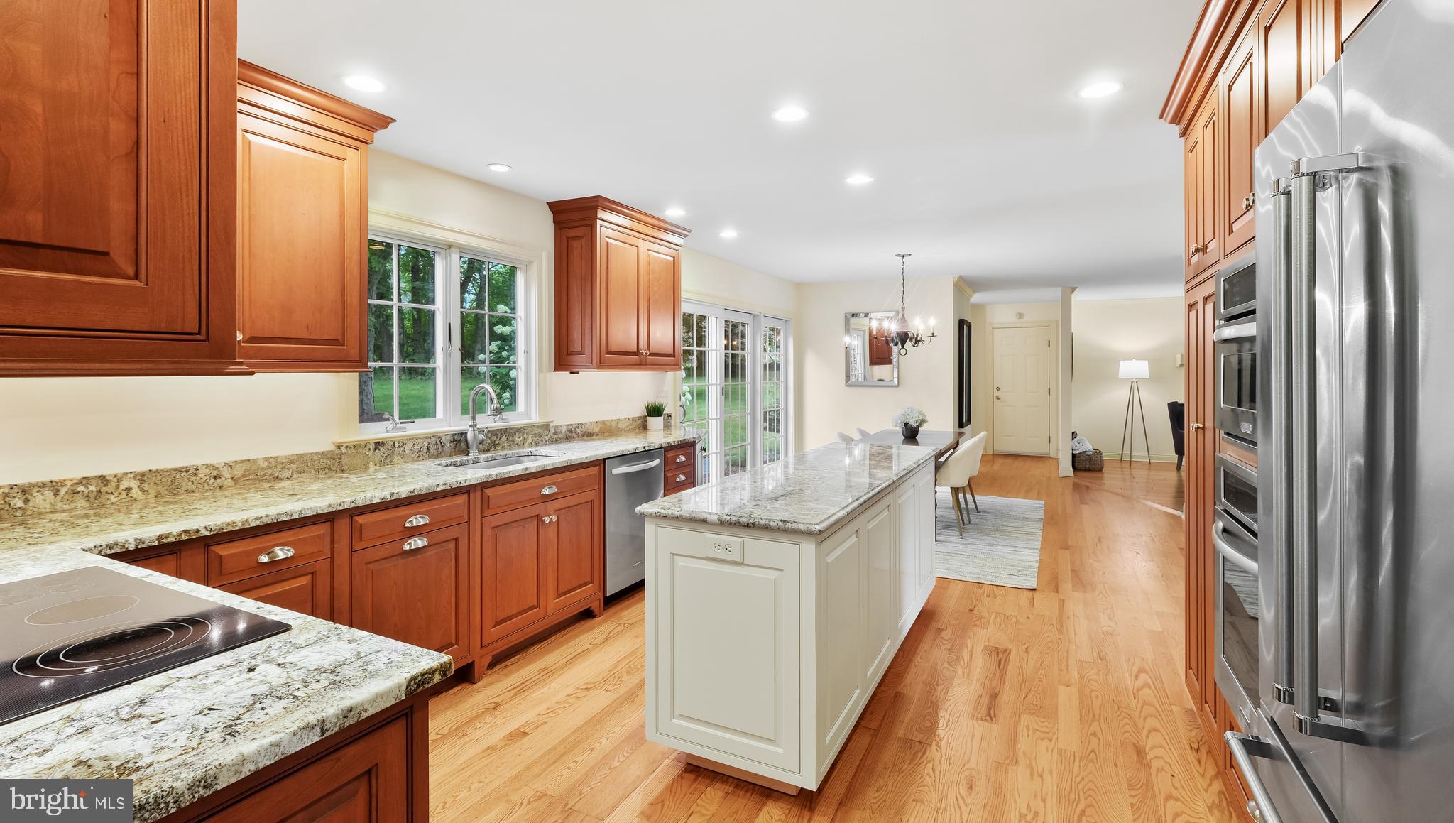 5725 COTTAGEVILLE LANE