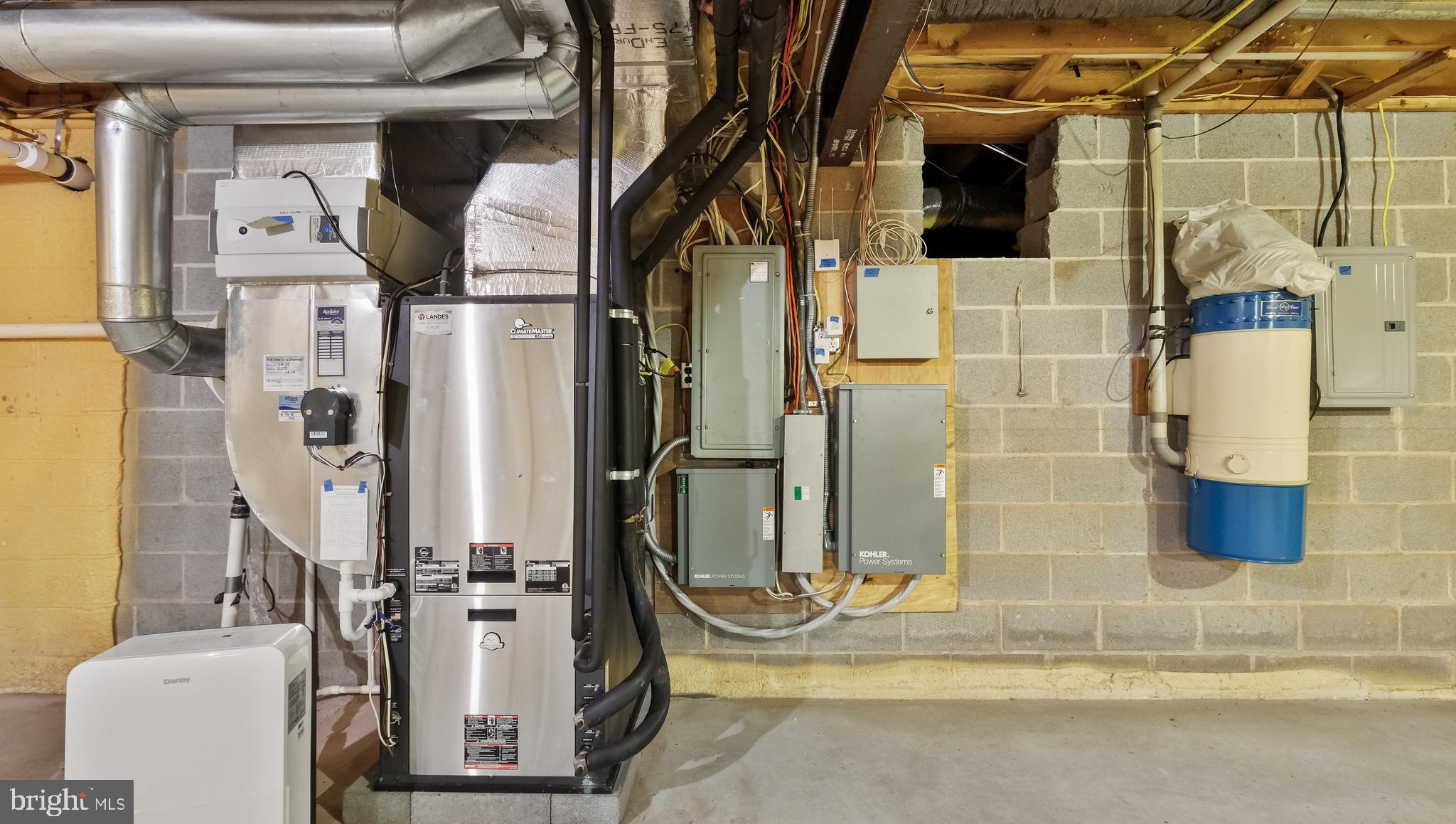 5725 COTTAGEVILLE LANE