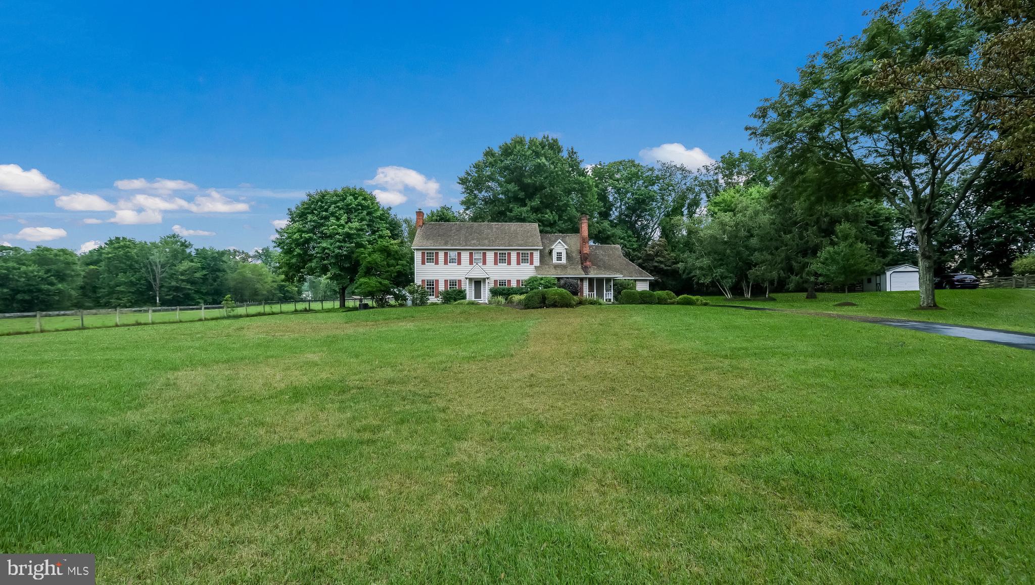 5725 COTTAGEVILLE LANE