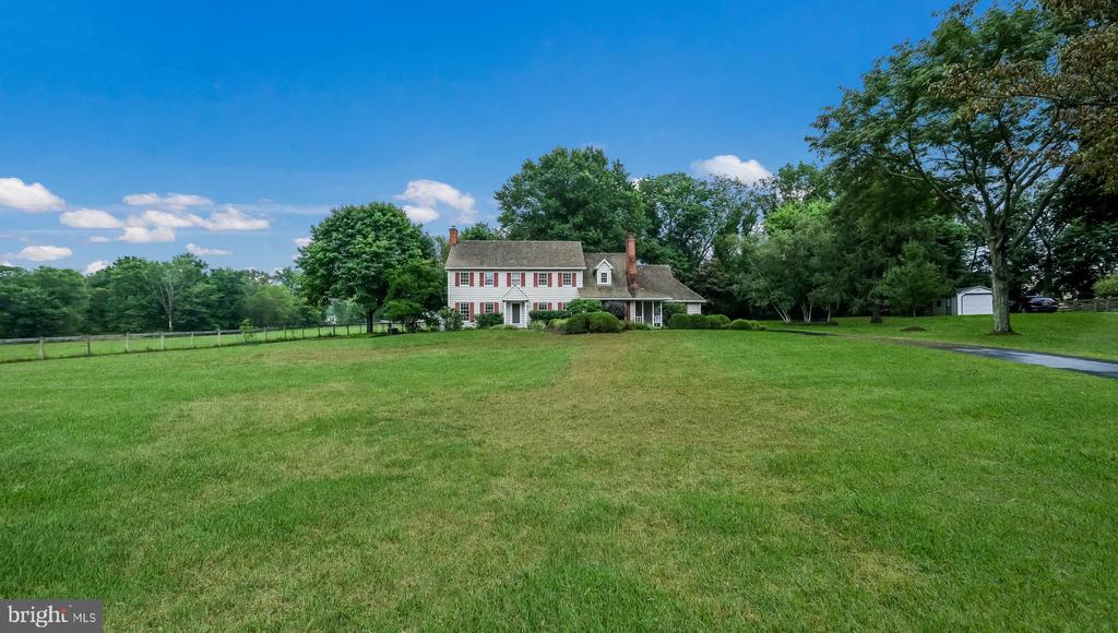 5725 COTTAGEVILLE LANE
