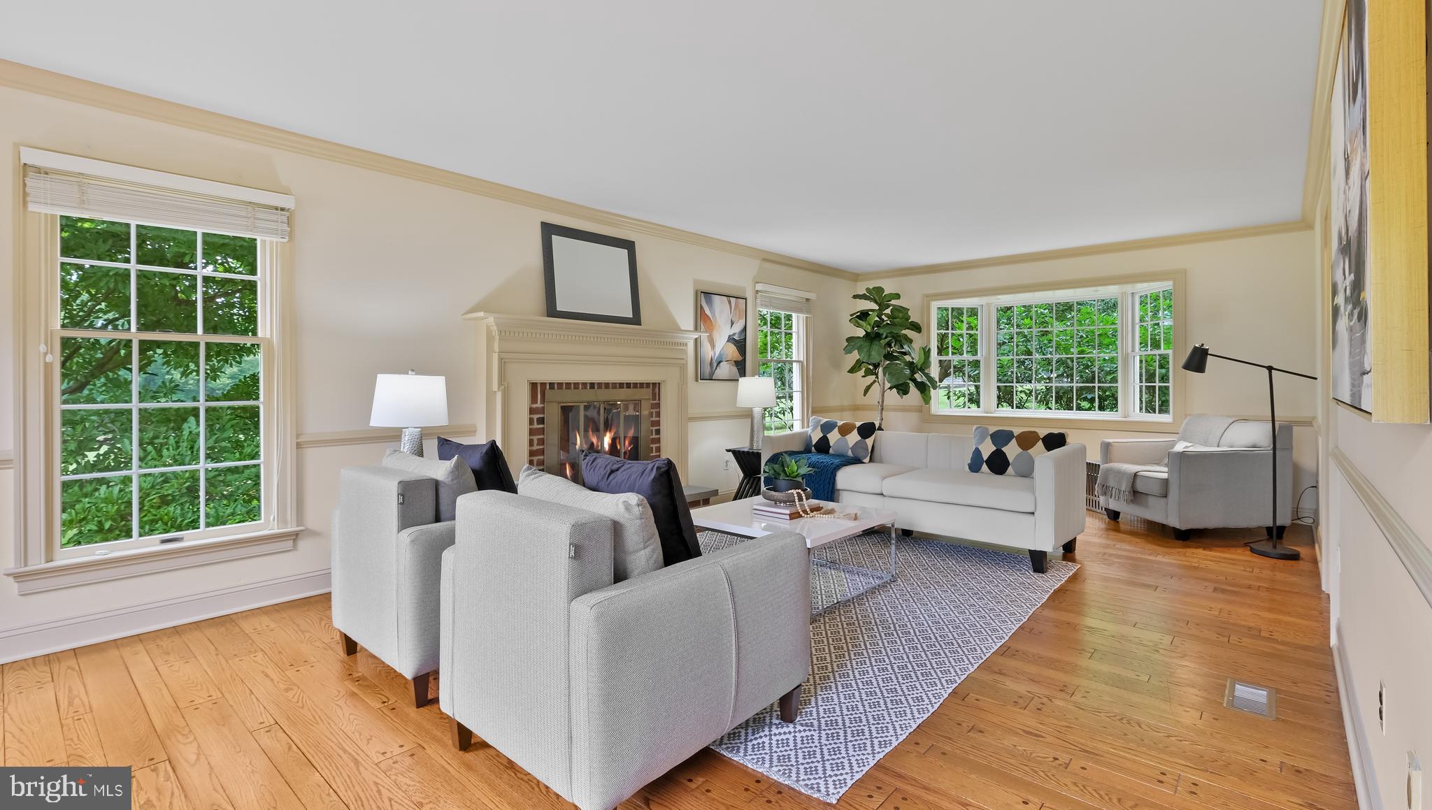 5725 COTTAGEVILLE LANE